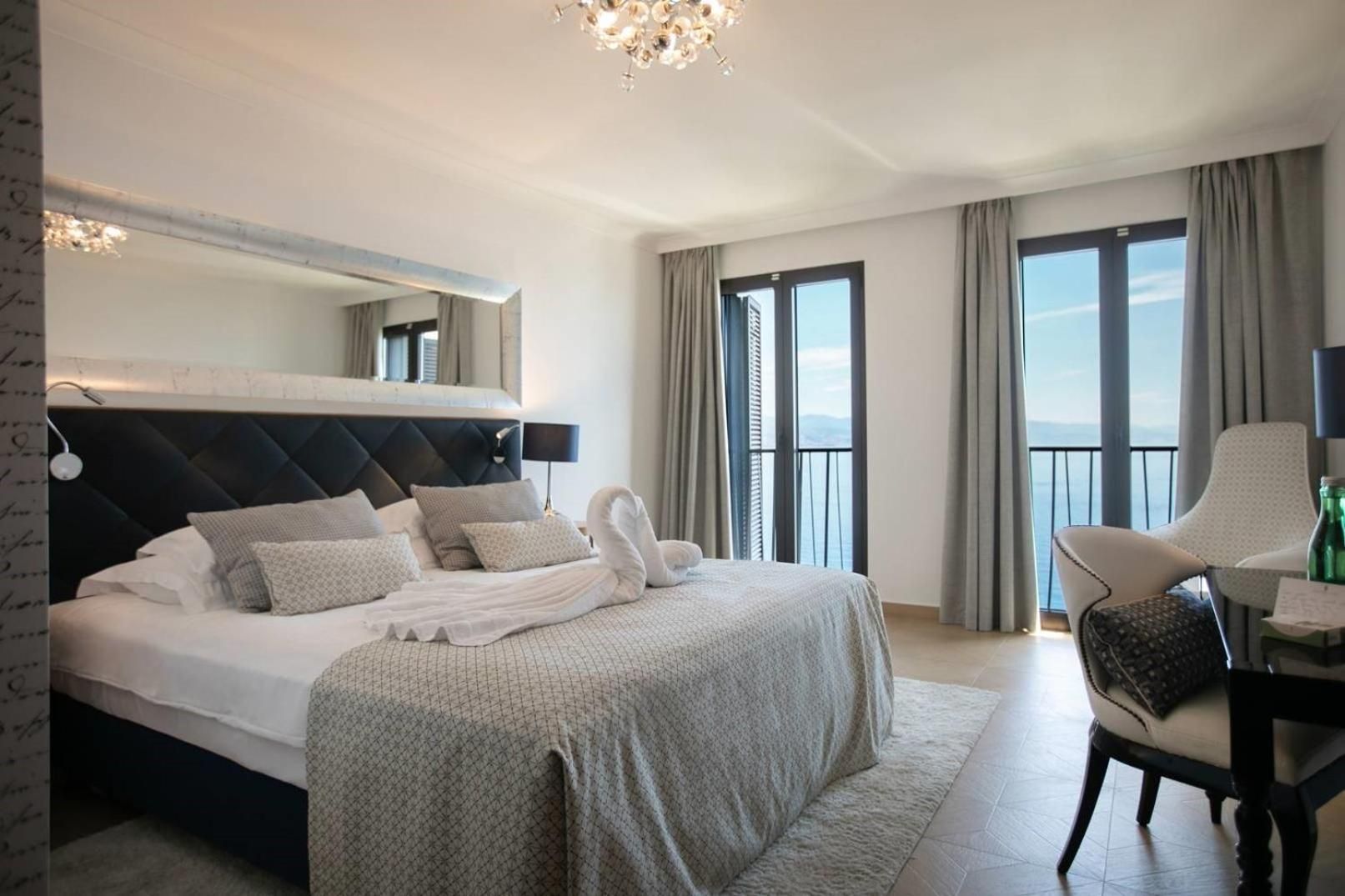 Deluxe Double or Twin Room Sea View