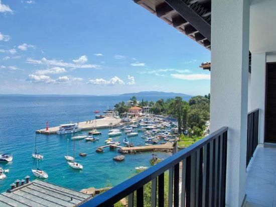 Deluxe Double or Twin Room Sea View