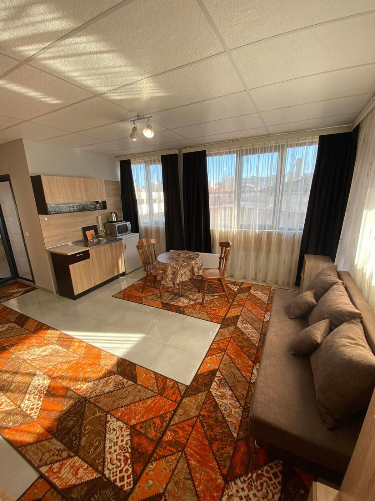 Apartments EMIZA Apartment with Balcony 2