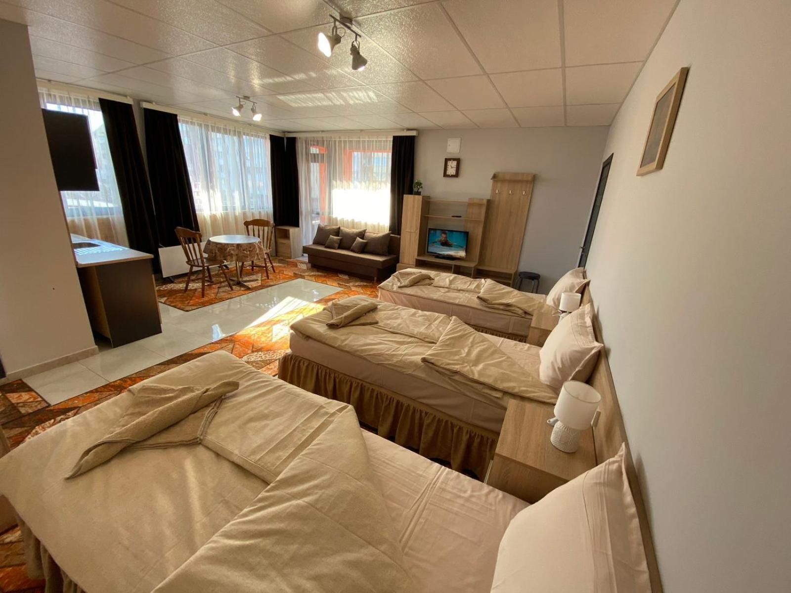 Apartments EMIZA Apartment with Balcony