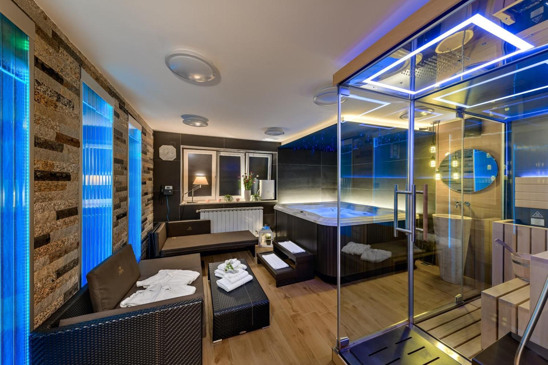 King Suite with Spa Bath