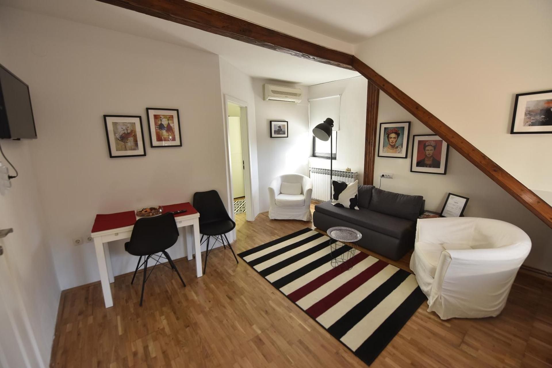 One-Bedroom Apartment (4 Adults)
