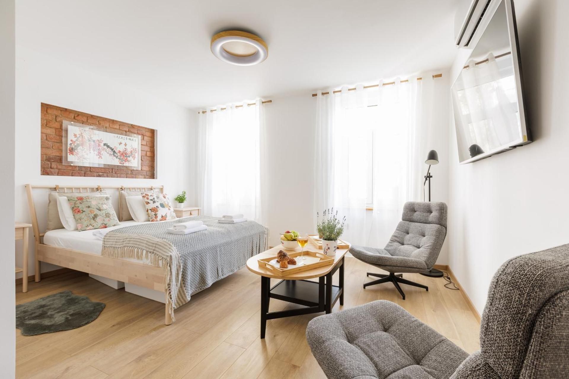 One-Bedroom Apartment