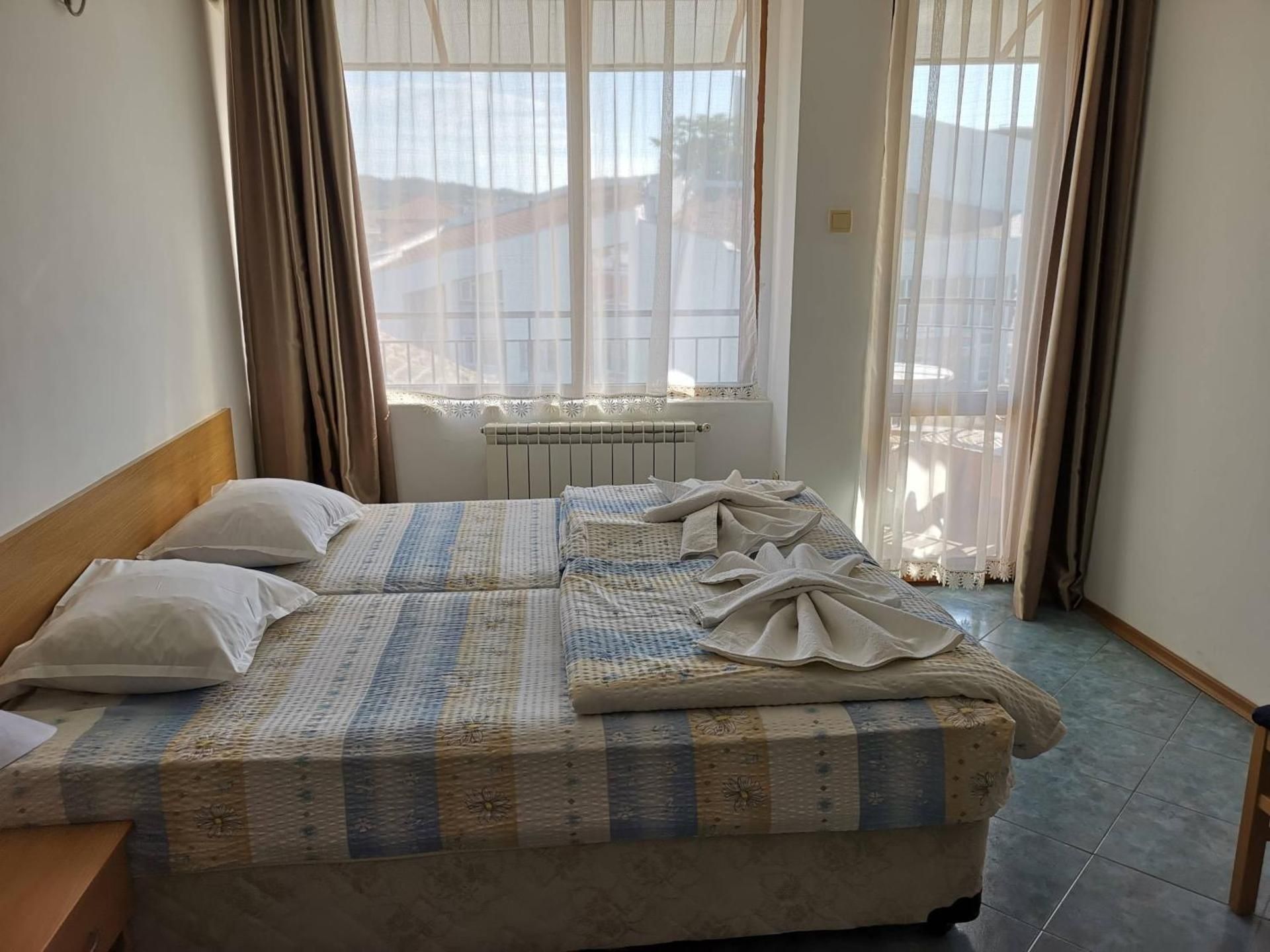 Double or Twin Room with Partial Sea View