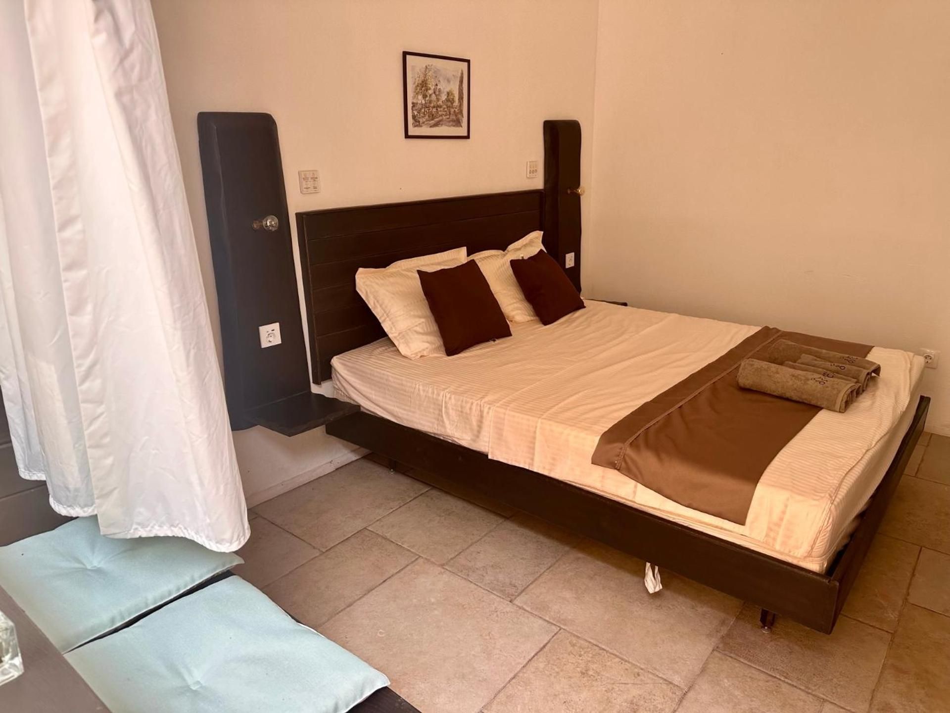 Deluxe Double Room with Bath