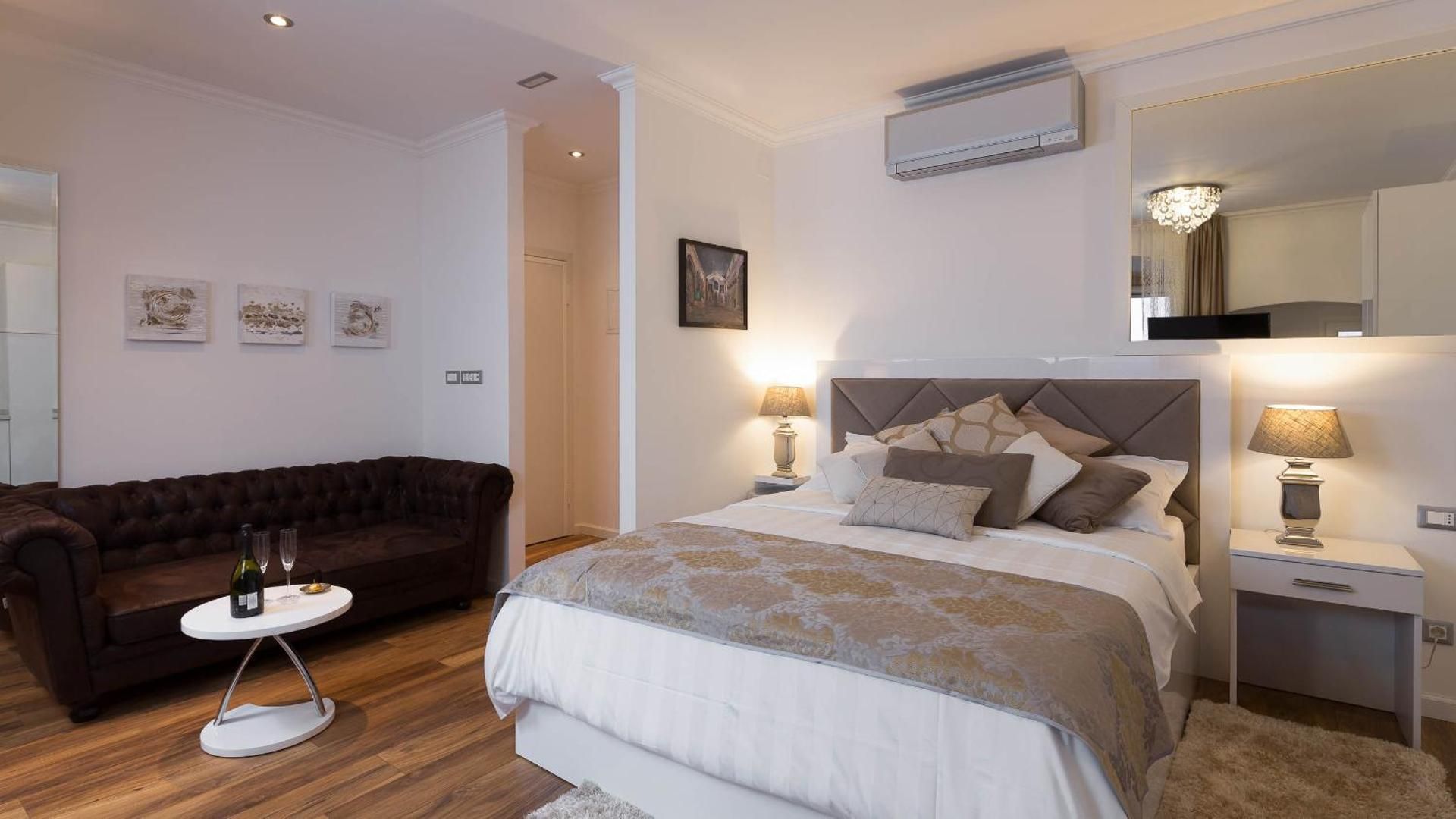 Guest House Imperial Deluxe Double Room with Sea View 2