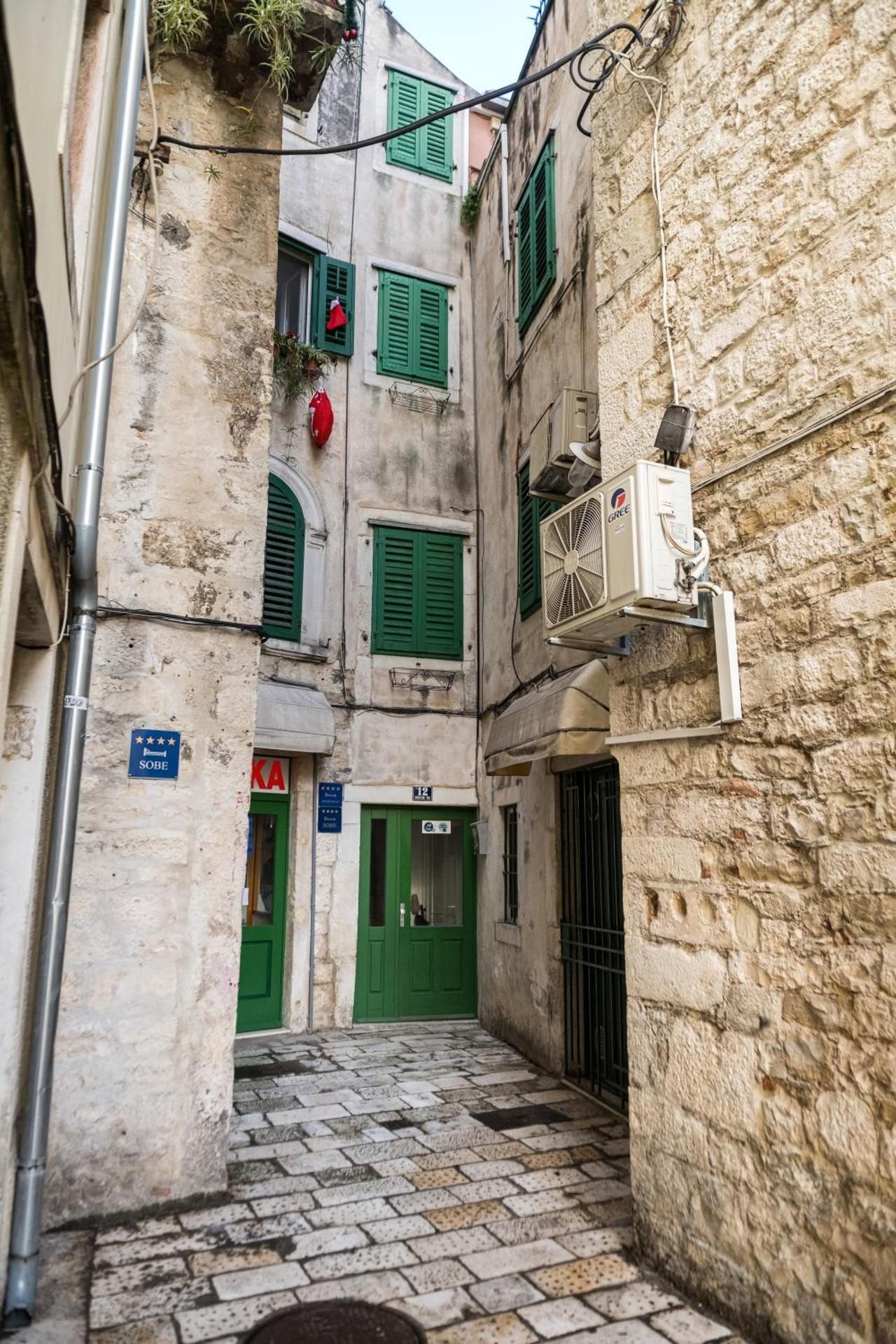 Split city centre room