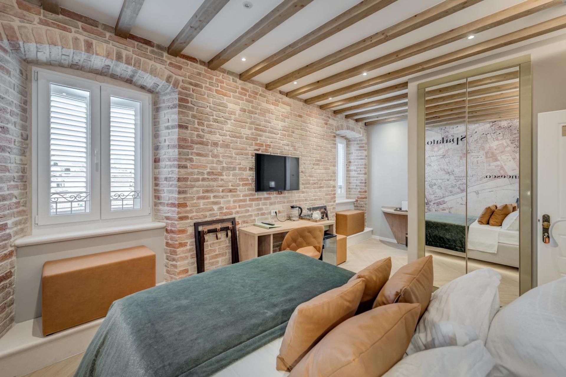 Deluxe Double Room with City View