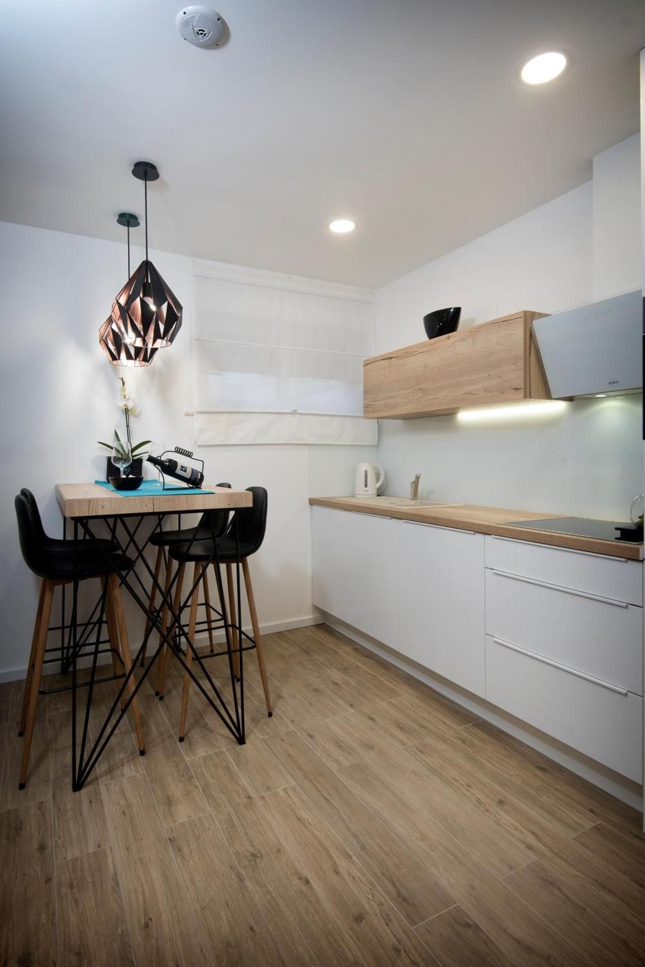 shared lounge/tv area