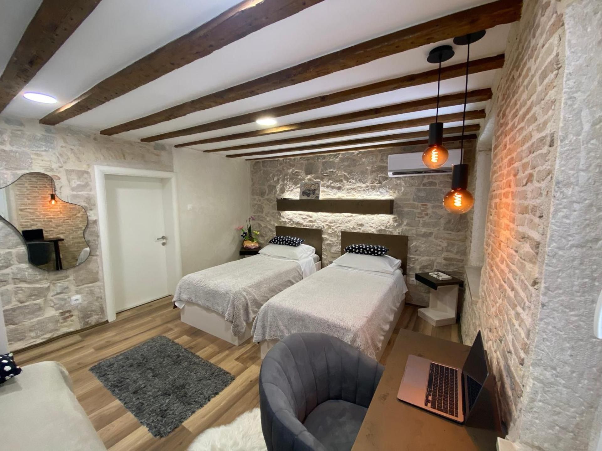 Twin Room with Private External Bathroom