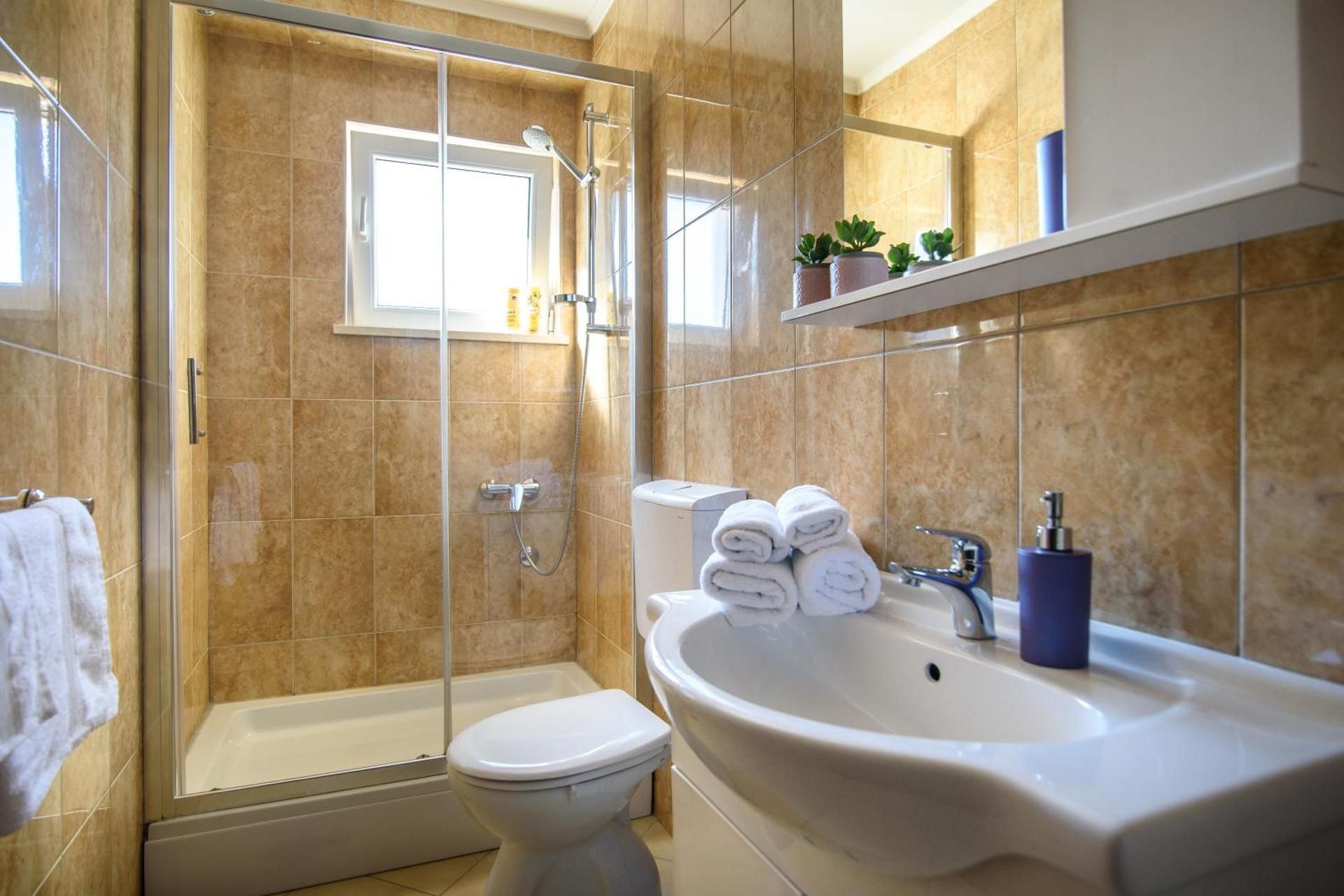Comfort One-Bedroom Apartment with Terrace
