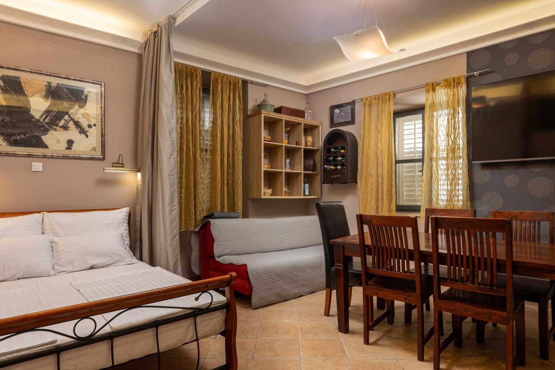 One-Bedroom Premier Apartment