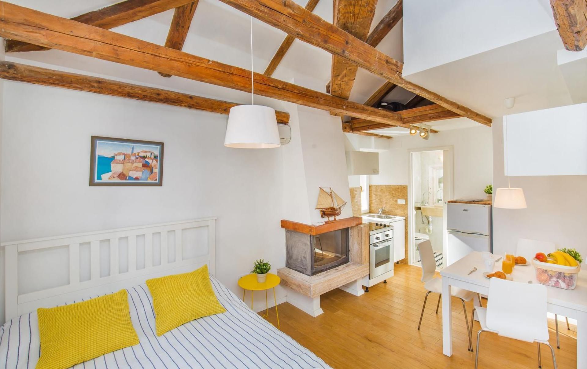 Studio Apartment with Sea View