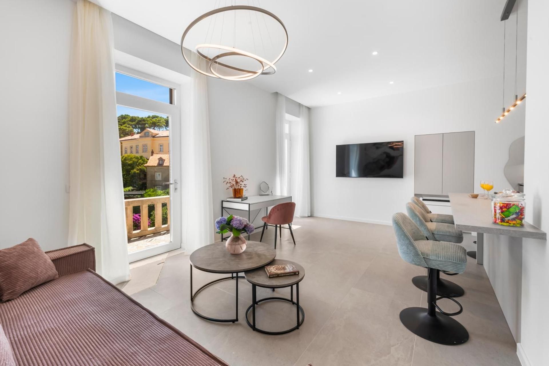 One-Bedroom Apartment with Balcony