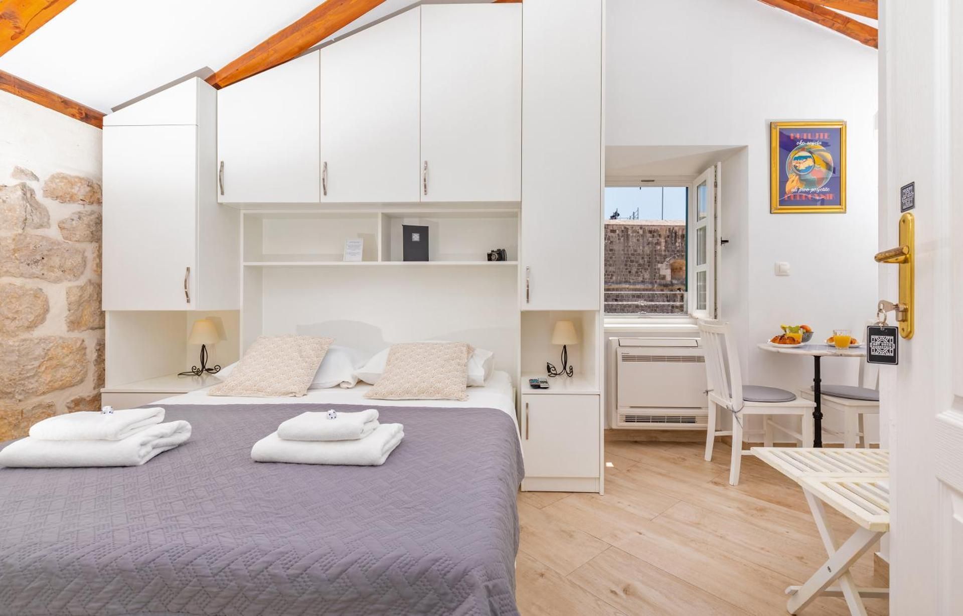 Deluxe Studio Apartment