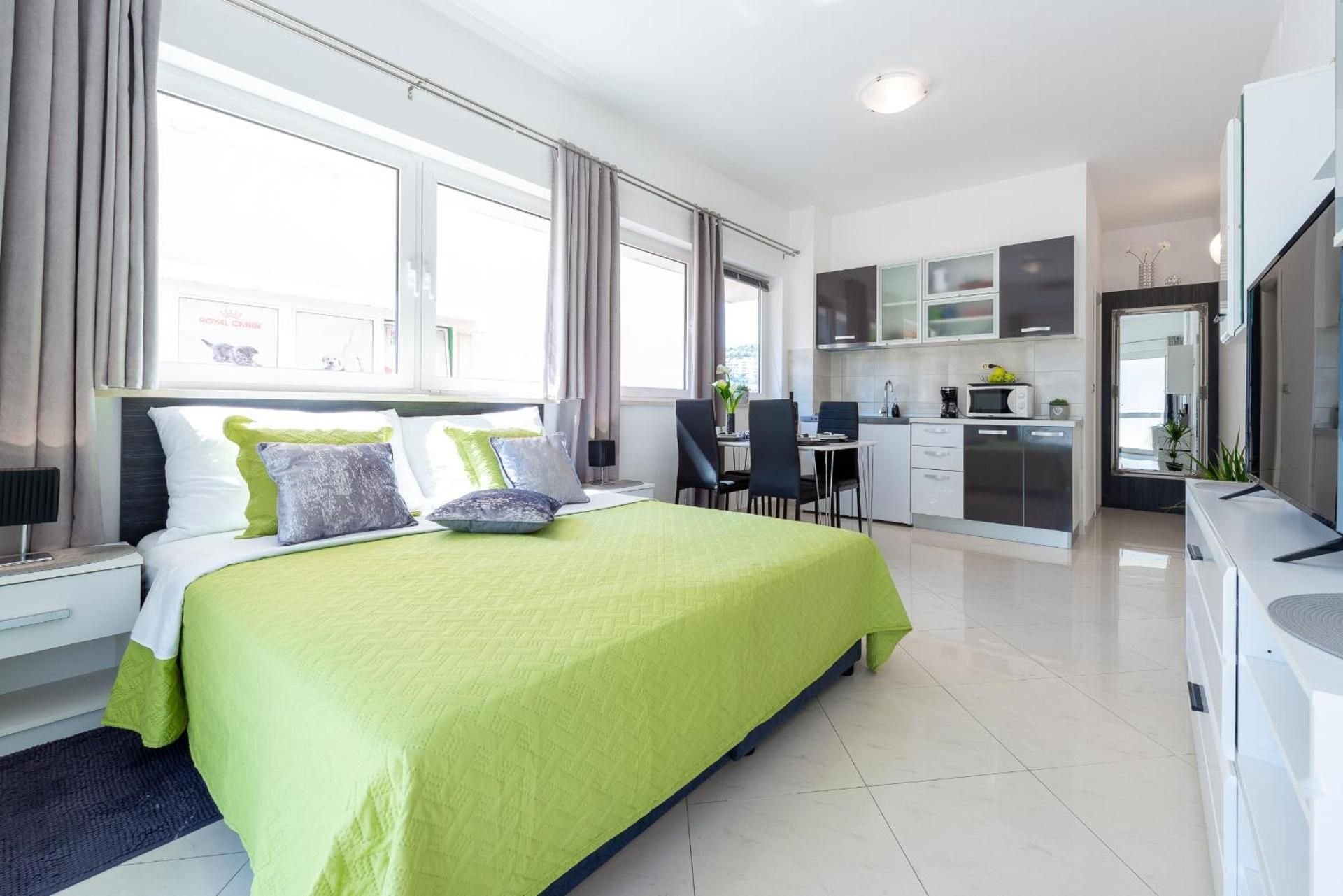 Studio Apartment