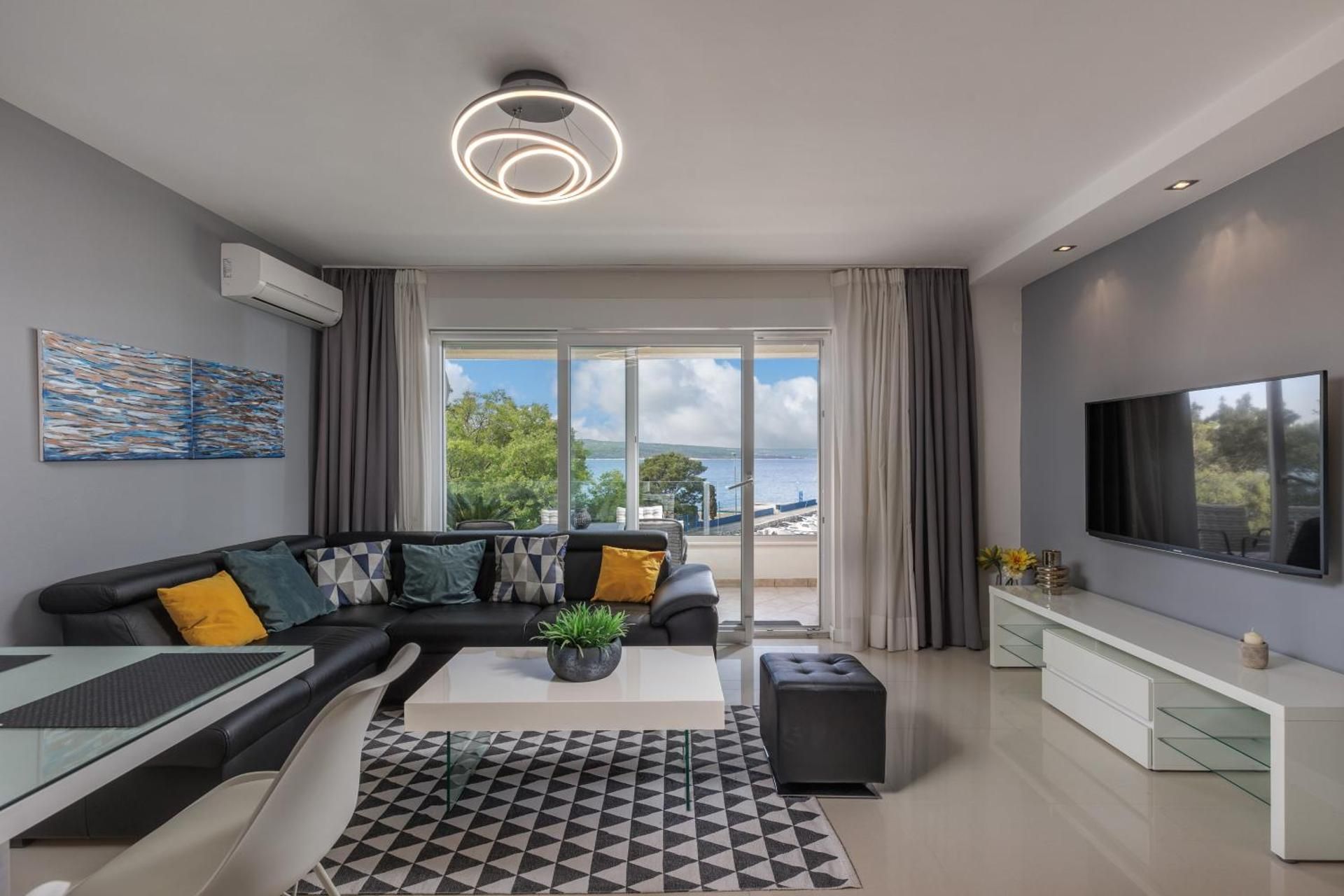 Apartment with Sea View
