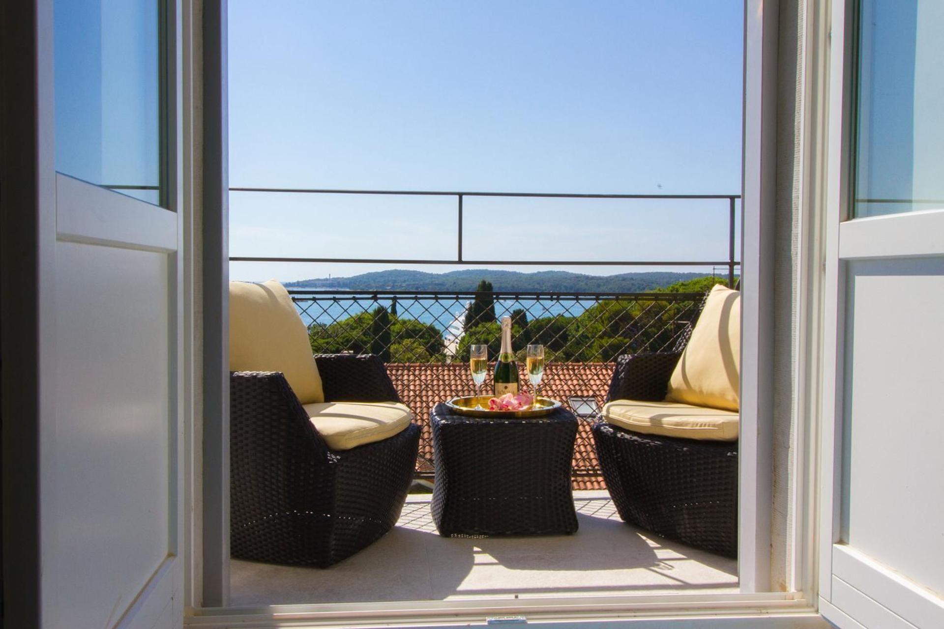Apartment with Balcony