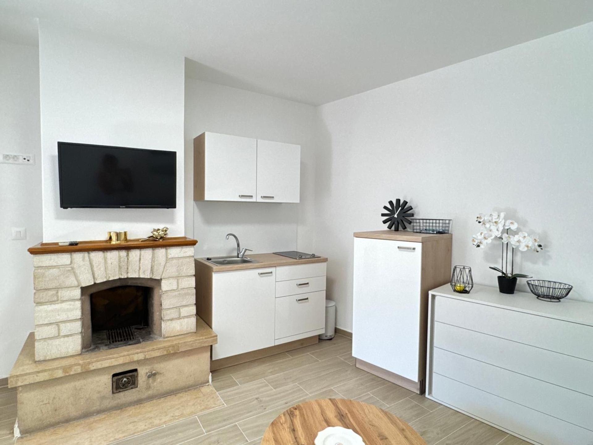 One-Bedroom Apartment with Garden