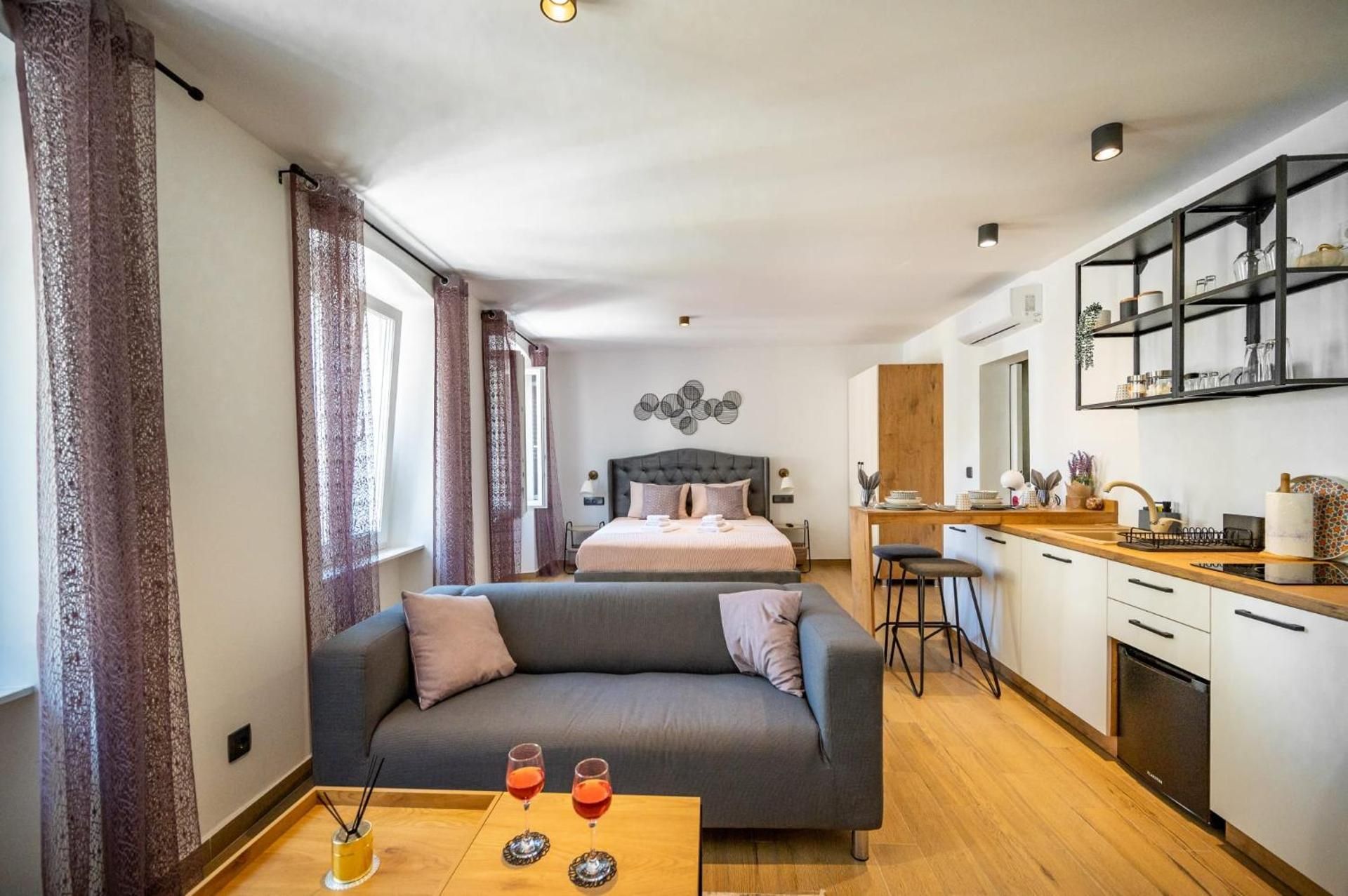 One-Bedroom Apartment