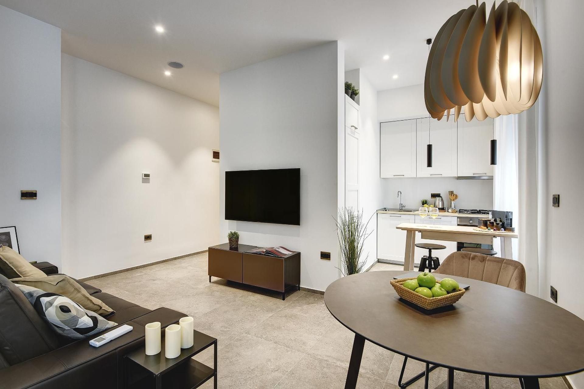 DELUXE APARTMENT