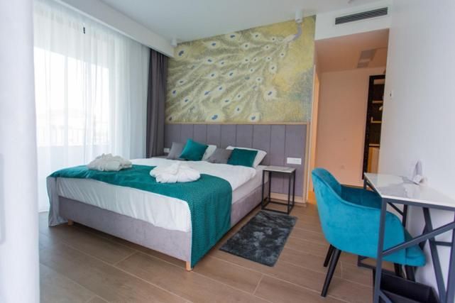 Comfort room Crystal with balcony, partial sea and mountain view