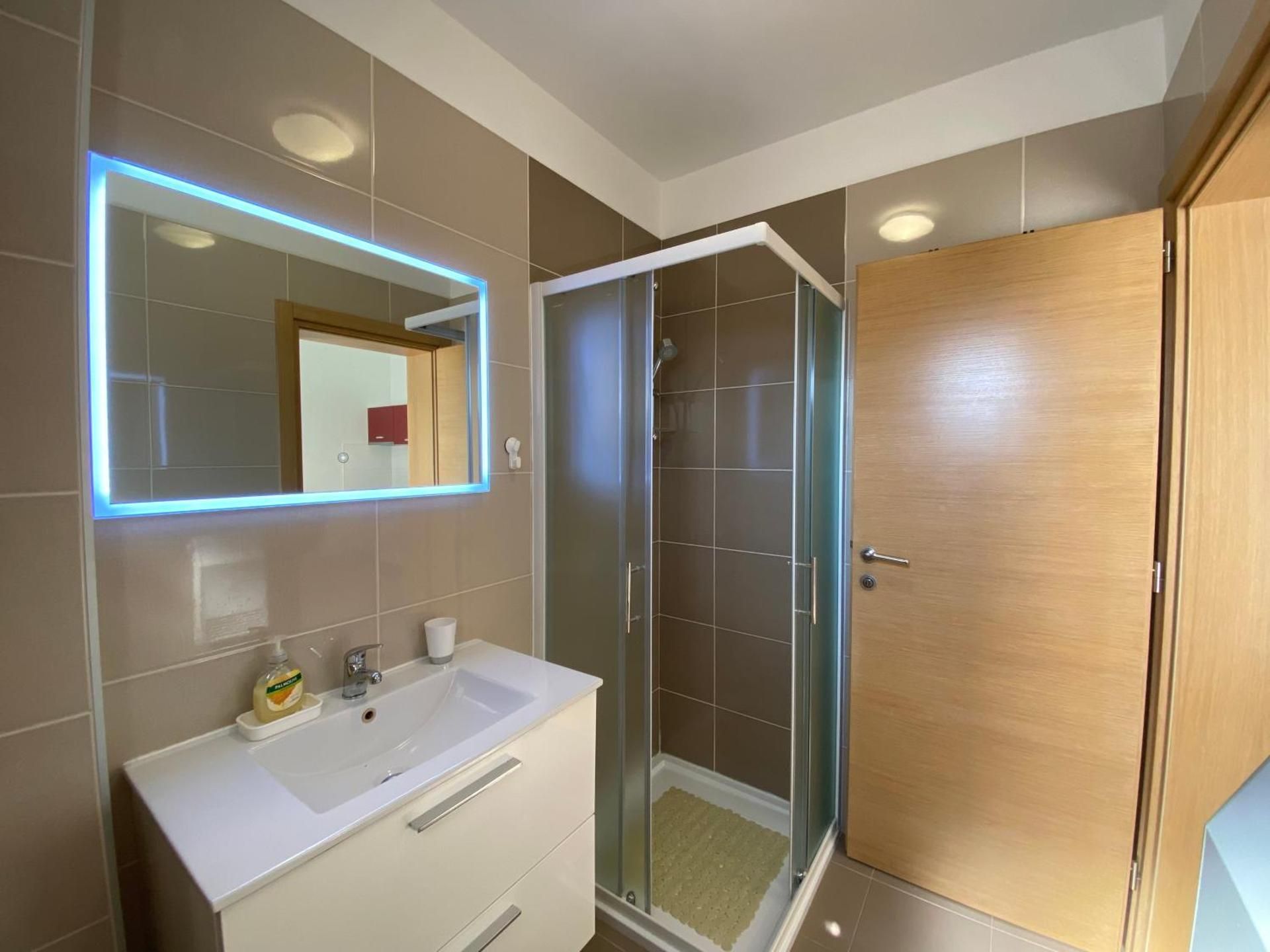 Deluxe Apartment with Terrace