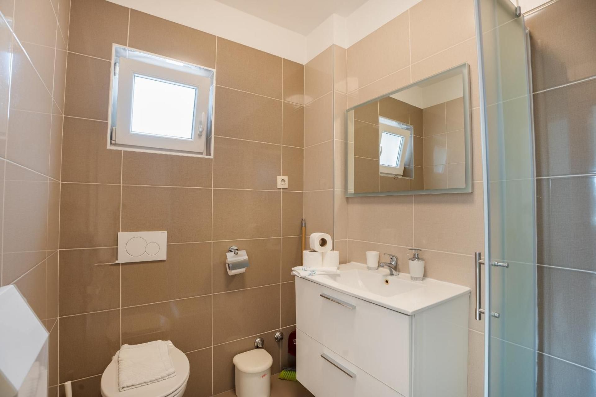 Deluxe One-Bedroom Apartment with Terrace