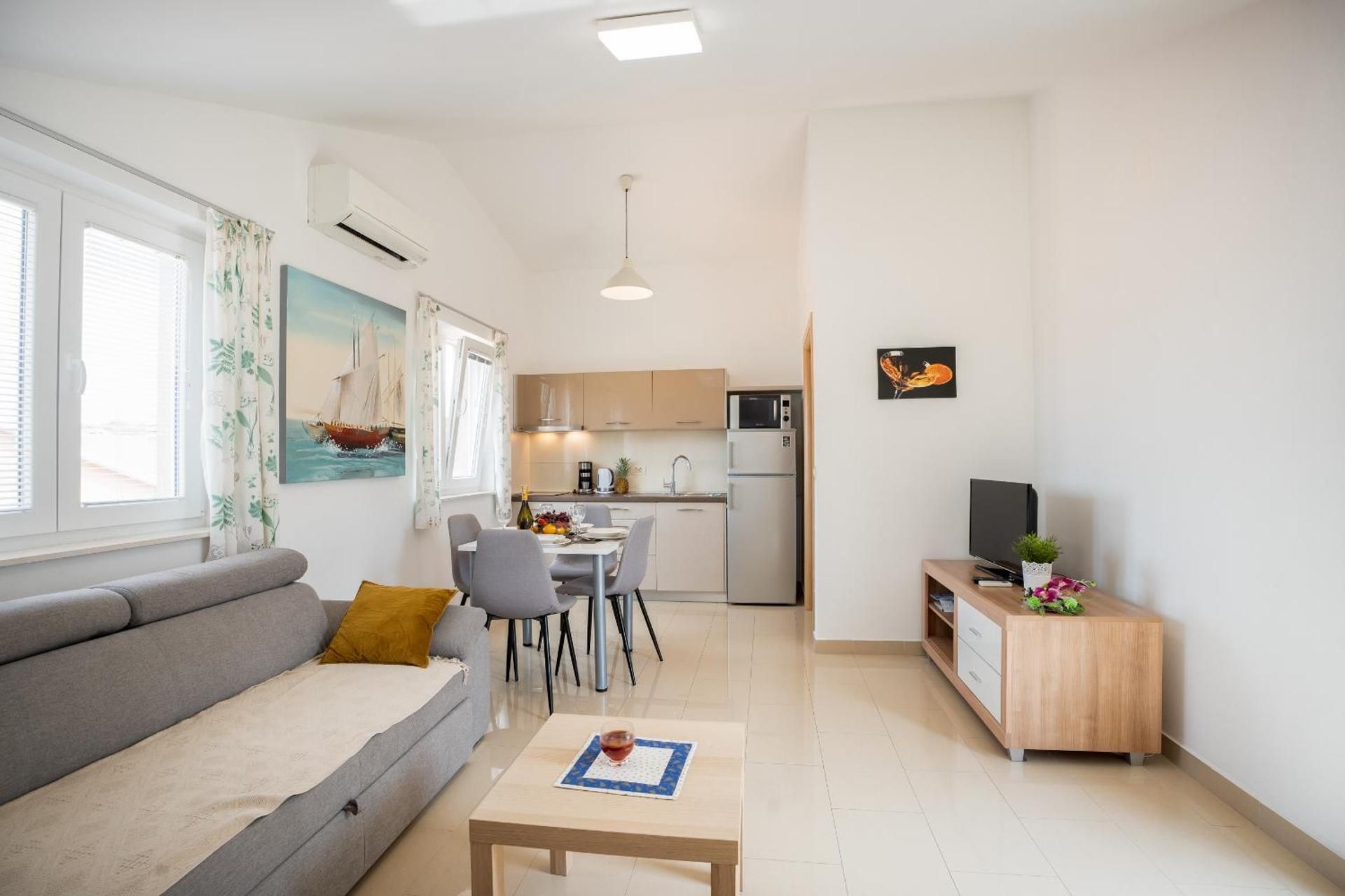 Deluxe One-Bedroom Apartment with Terrace