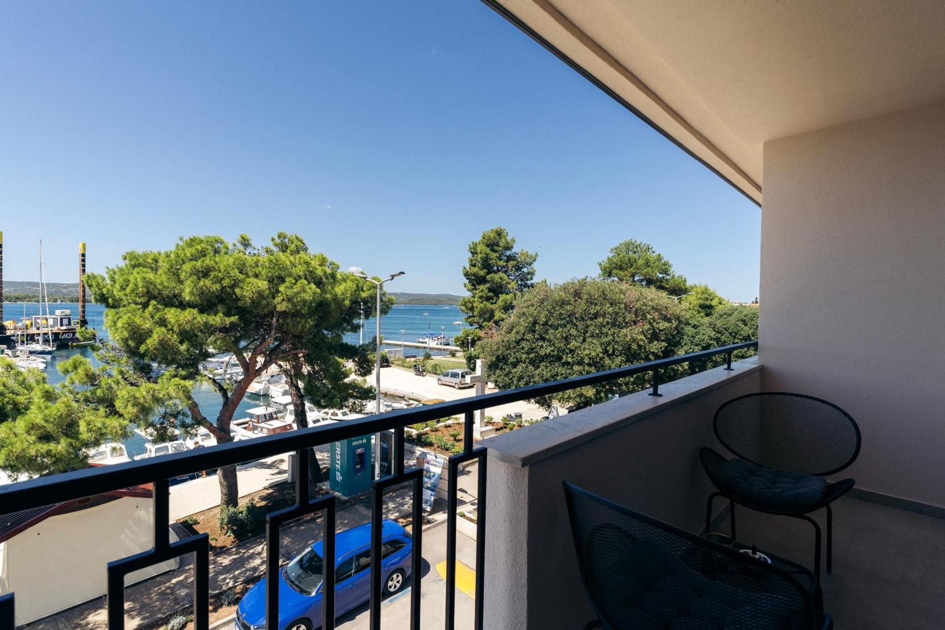 Deluxe Suite with Sea View