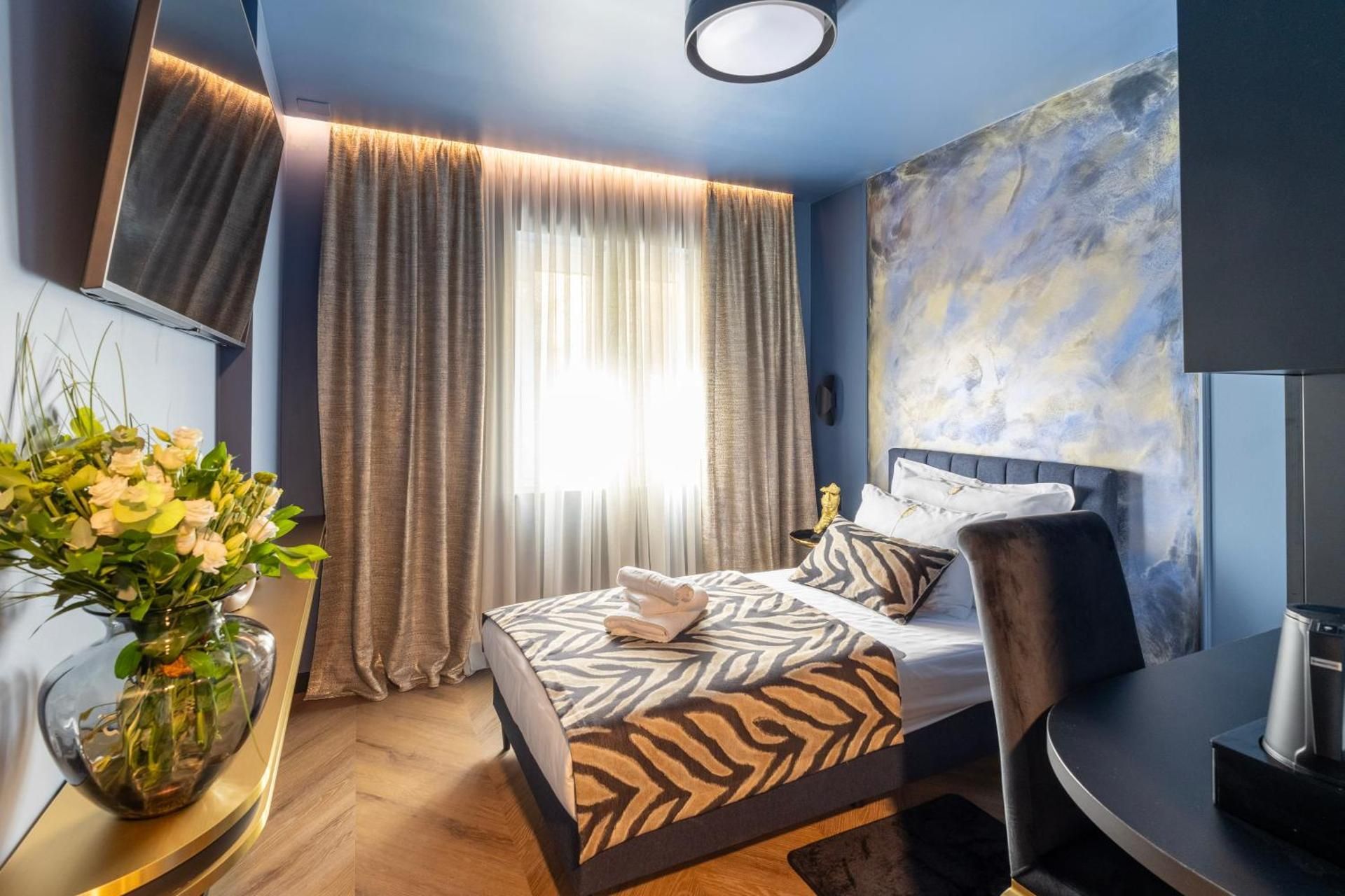 Single Room With Private Bathroom