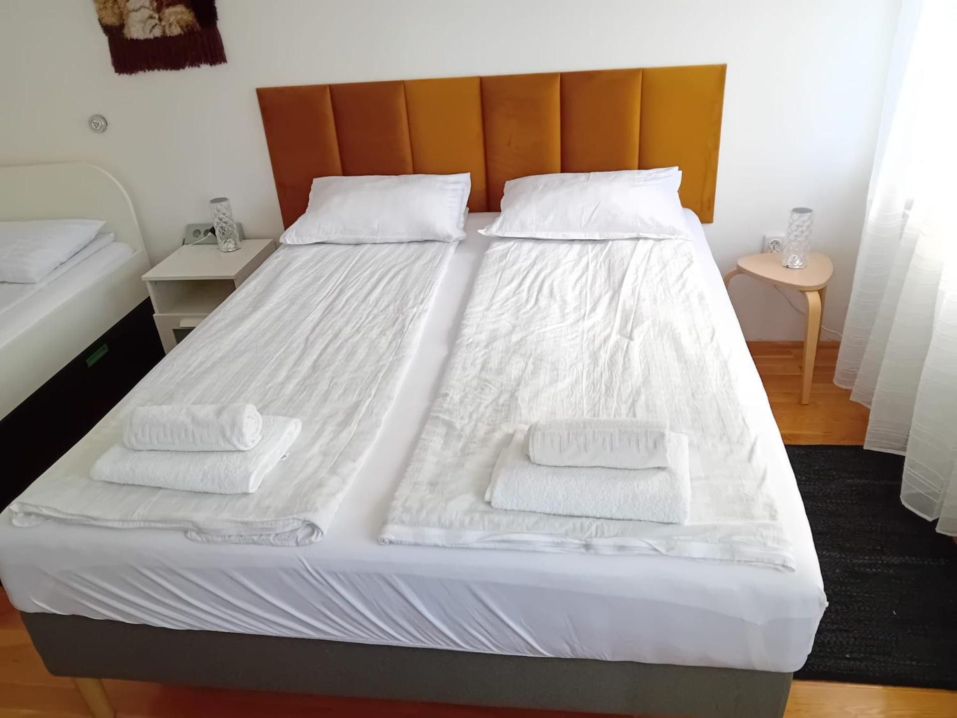 Likatop Triple Room with Balcony 2