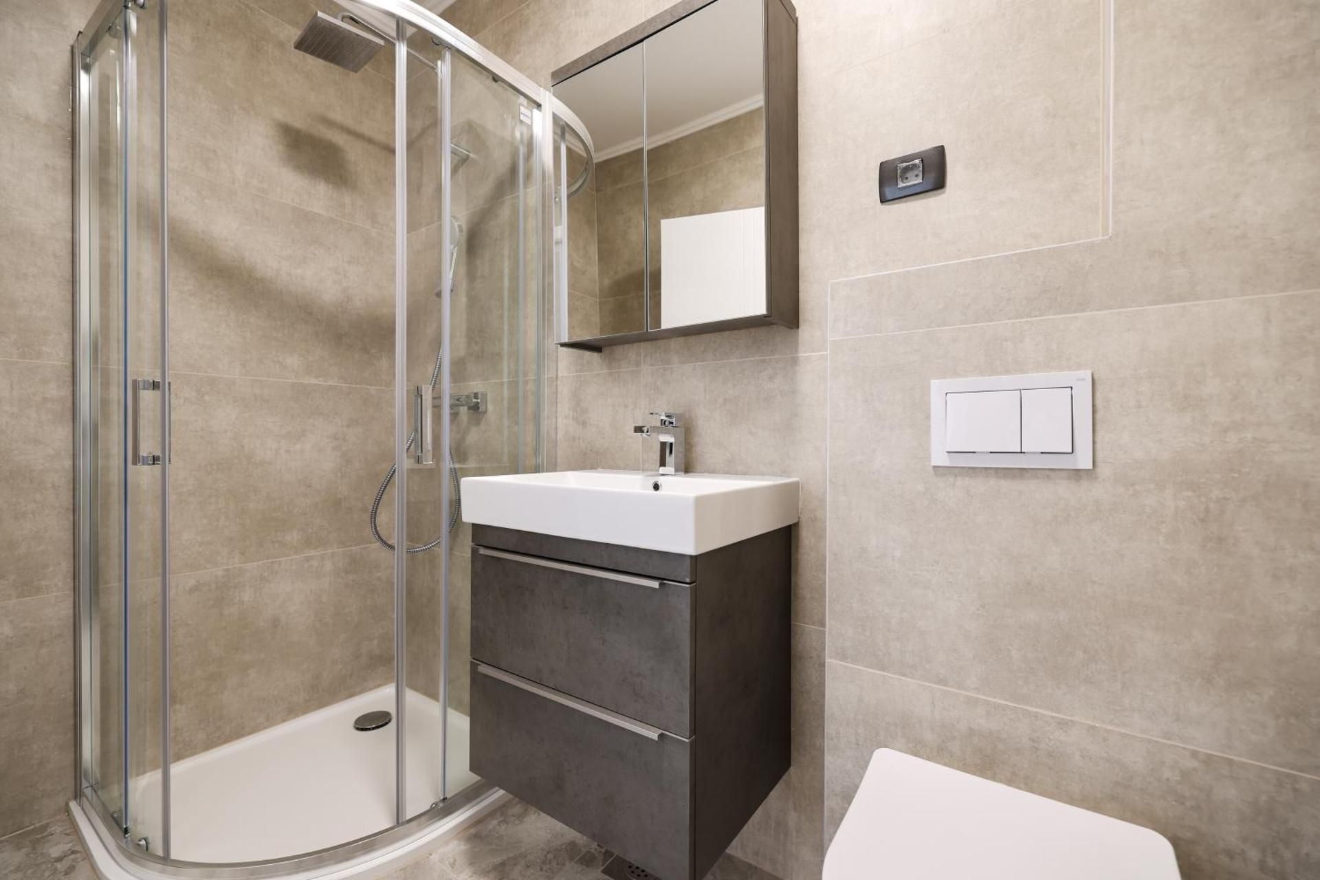 Superior Three-Bedroom Deluxe Apartment with Terrace