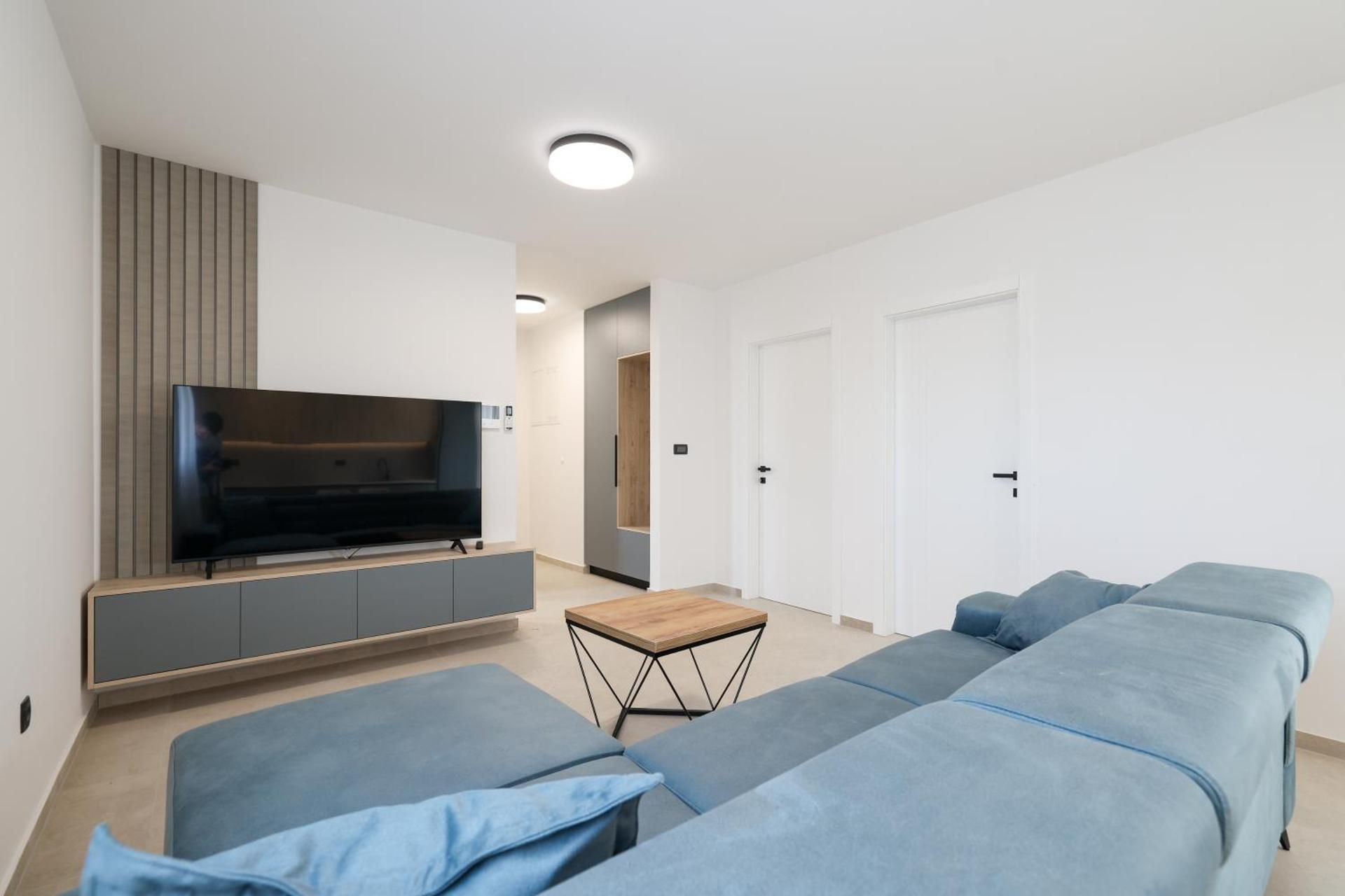 Deluxe Two-Bedroom Apartment with Terrace and Garden View