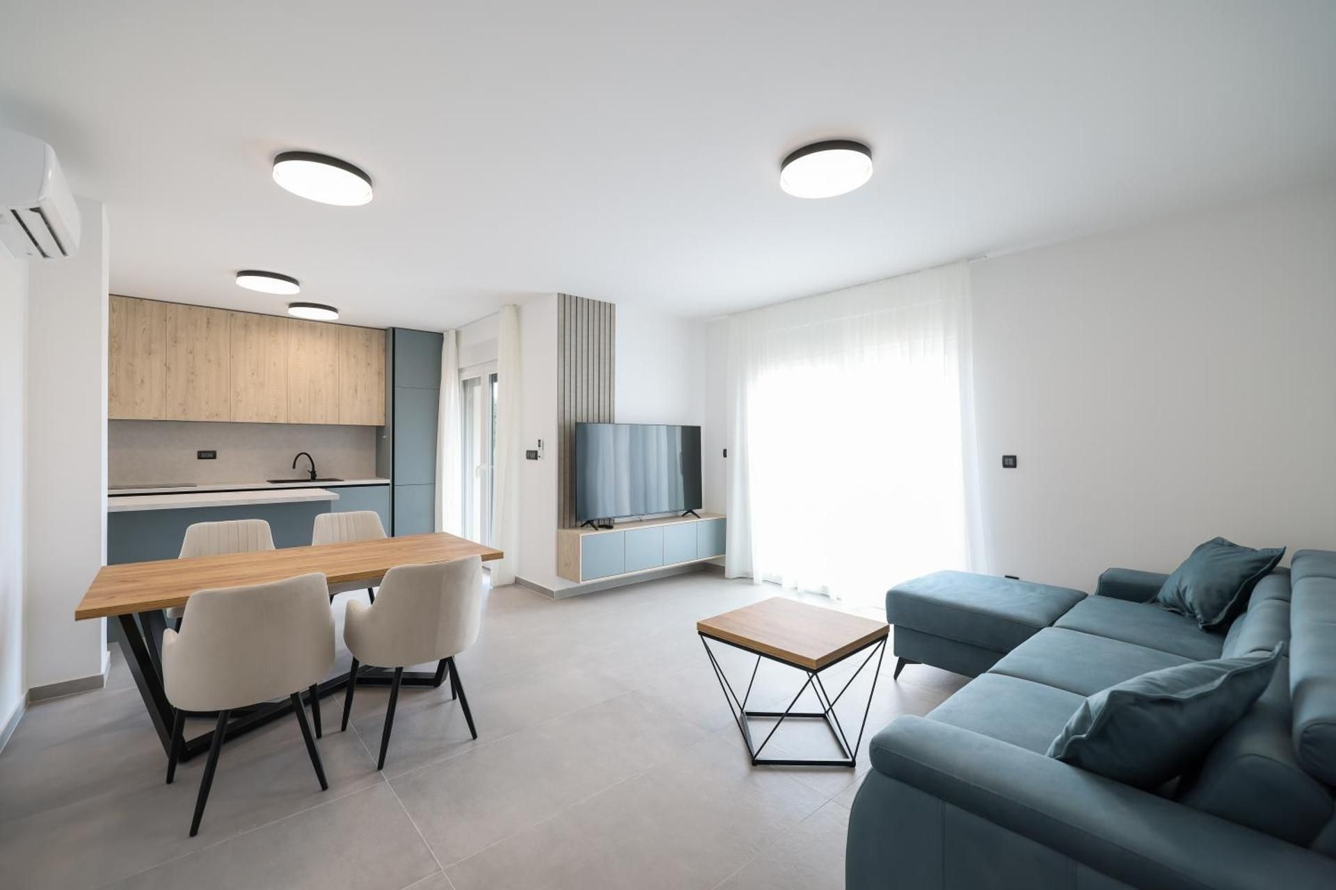 Two-Bedroom Deluxe Apartment with Balcony