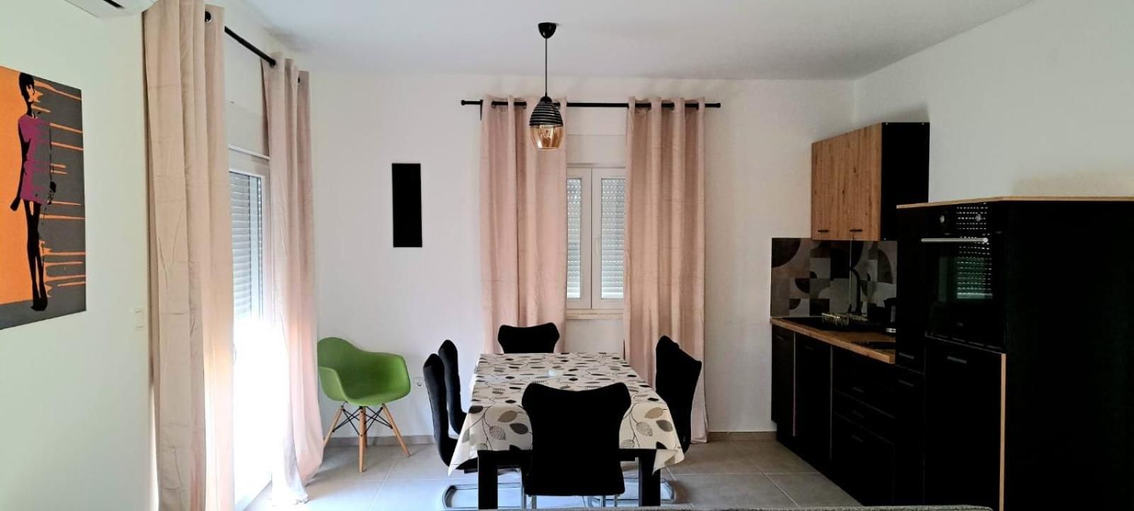 One-Bedroom Apartment with Balcony