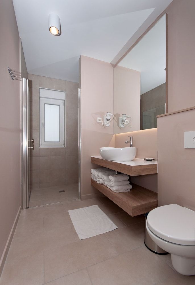Apartment (Split Level)