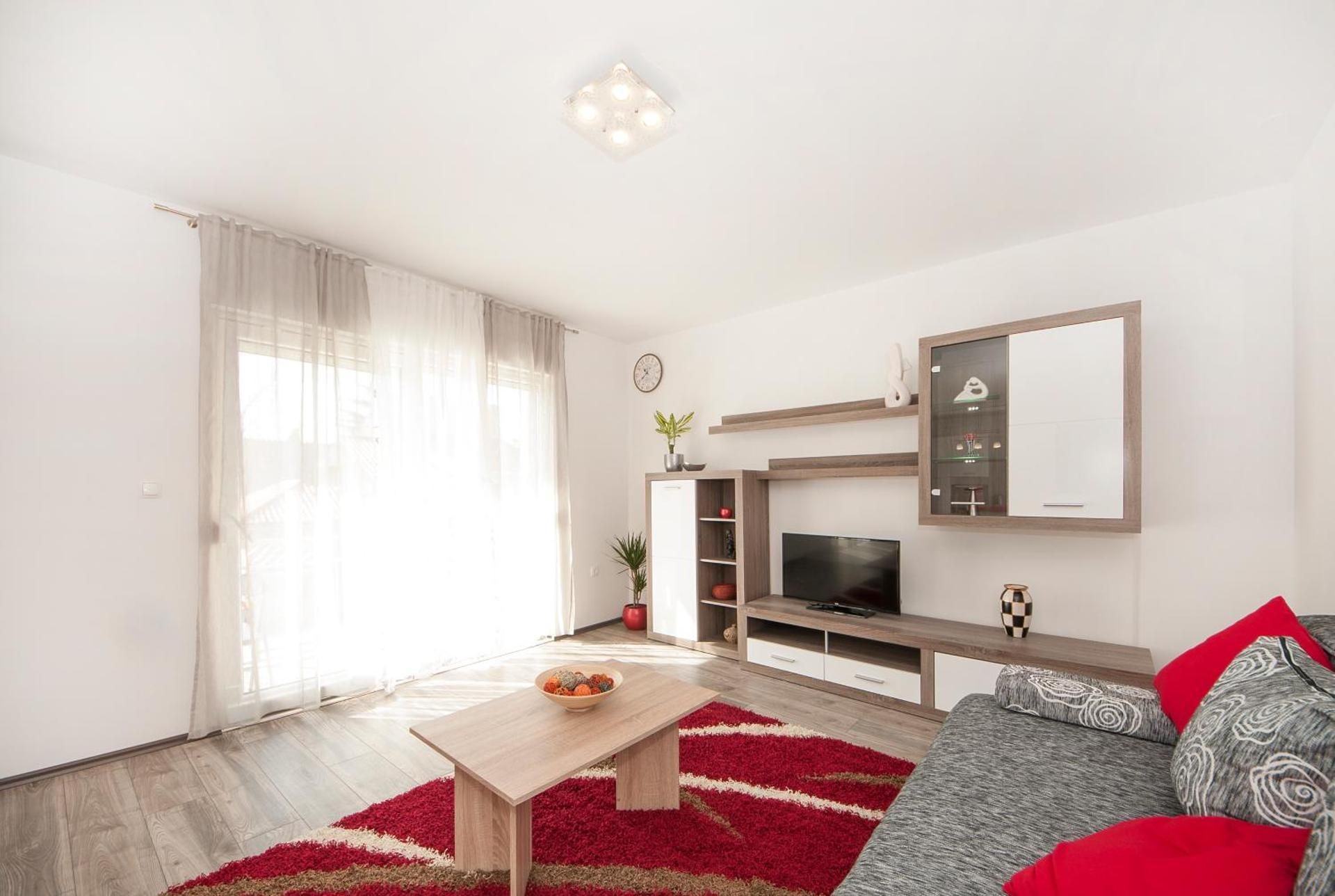 Family Two-Bedroom Apartment with Balcony
