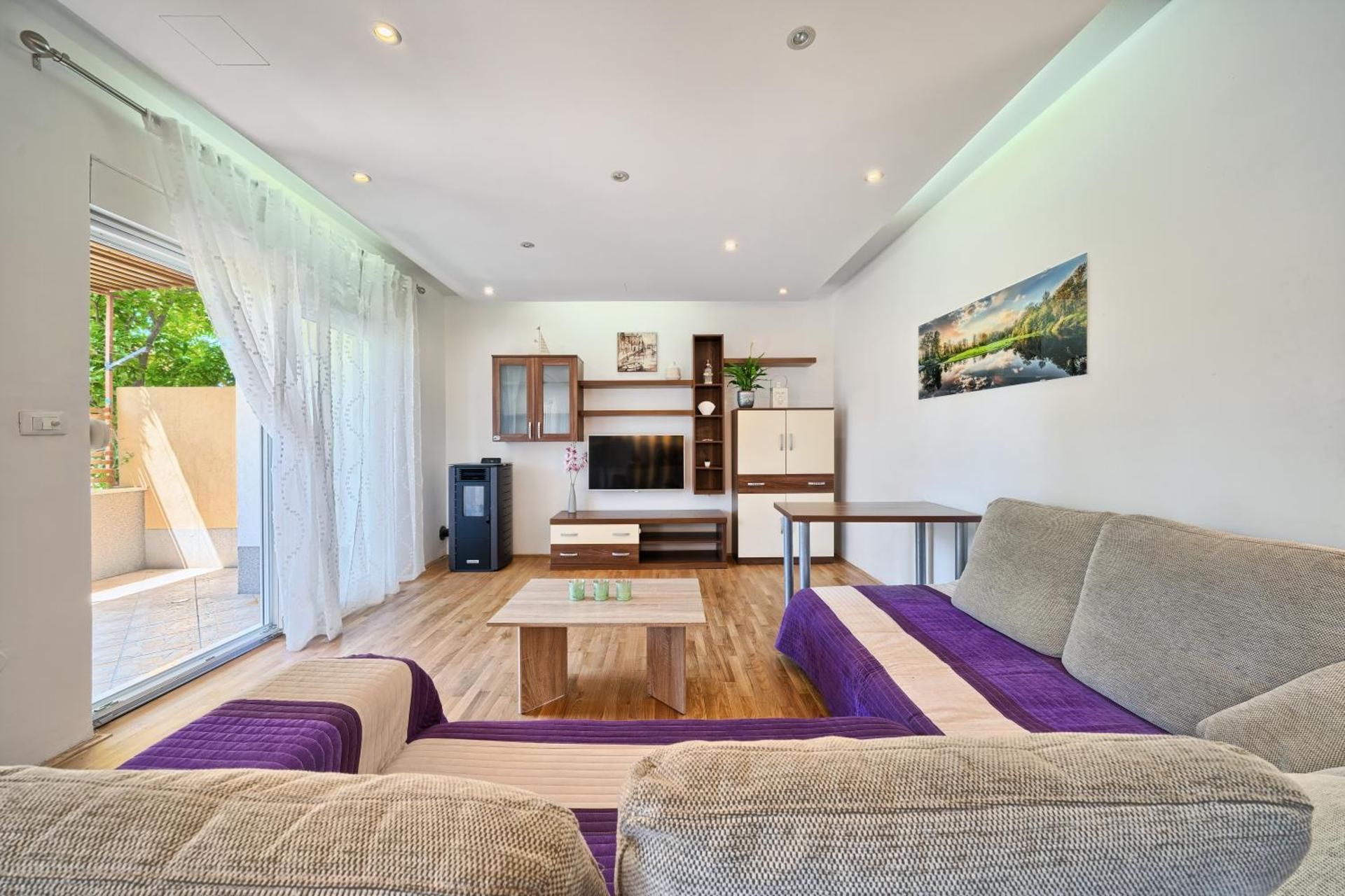 Apartment with Garden View