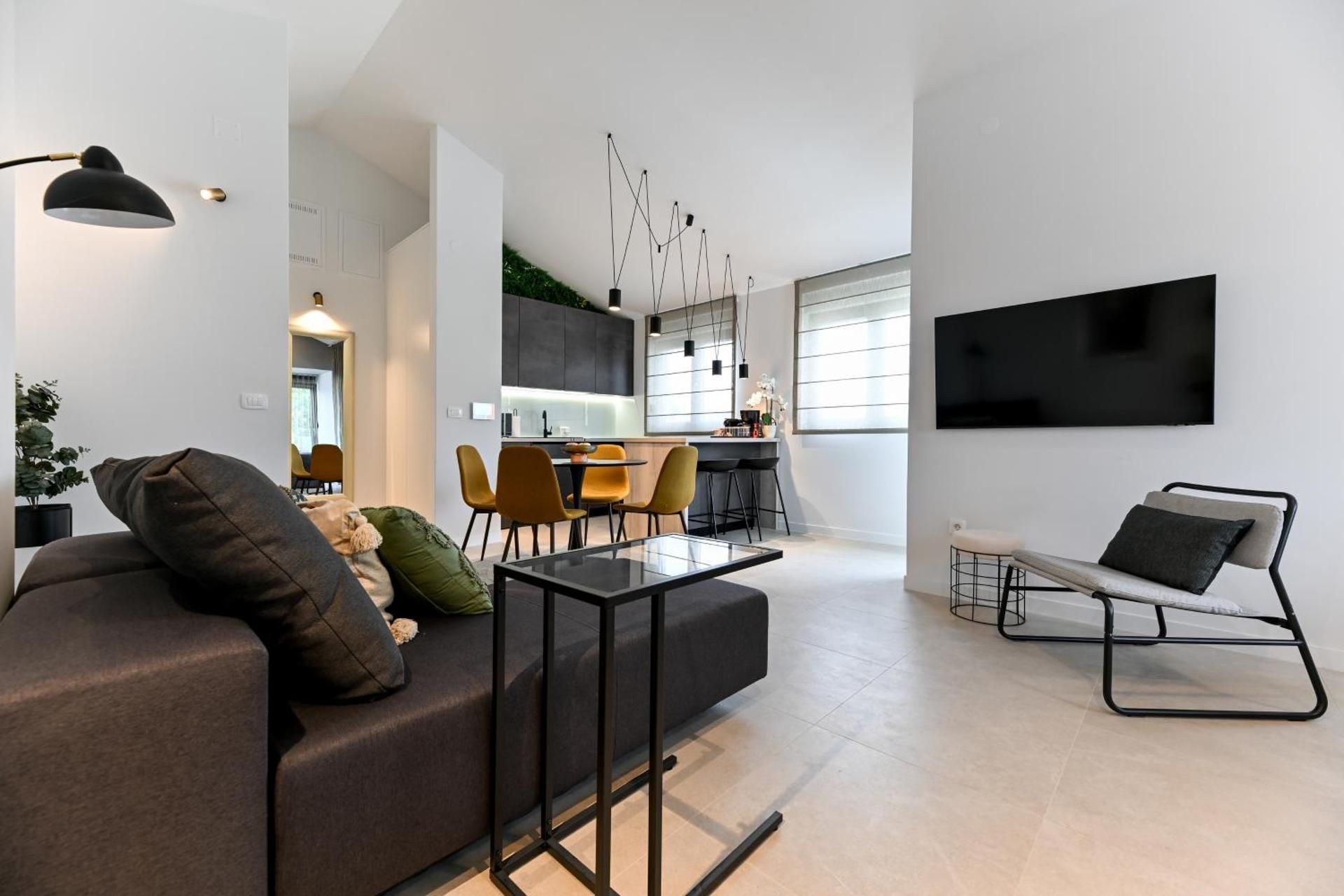 King Studio with Sofa Bed