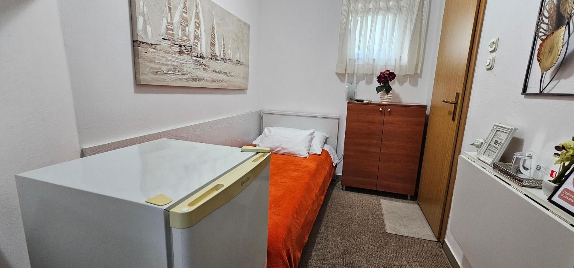 Economy Single Room