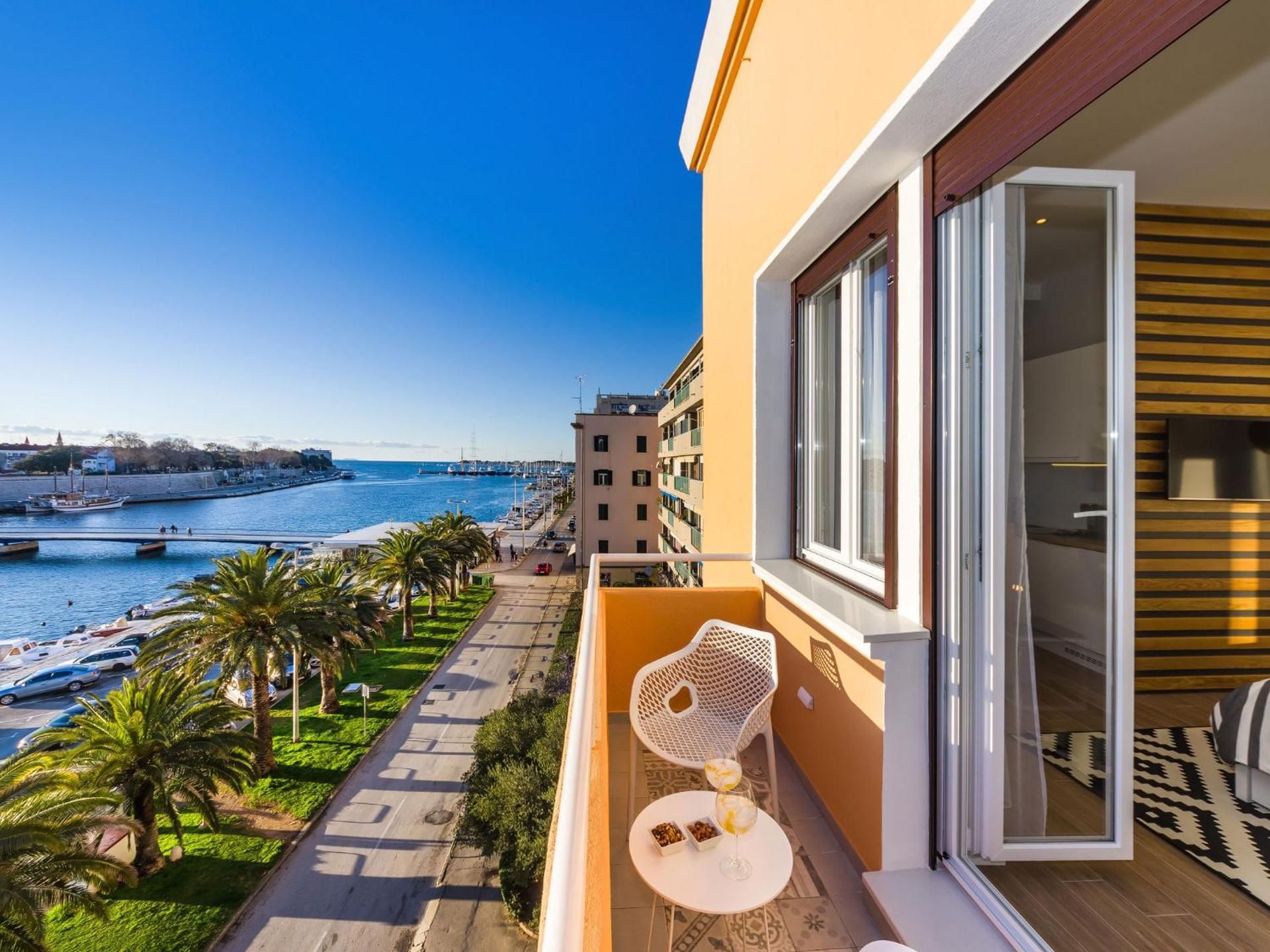 Deluxe Studio Apartment with Sea View