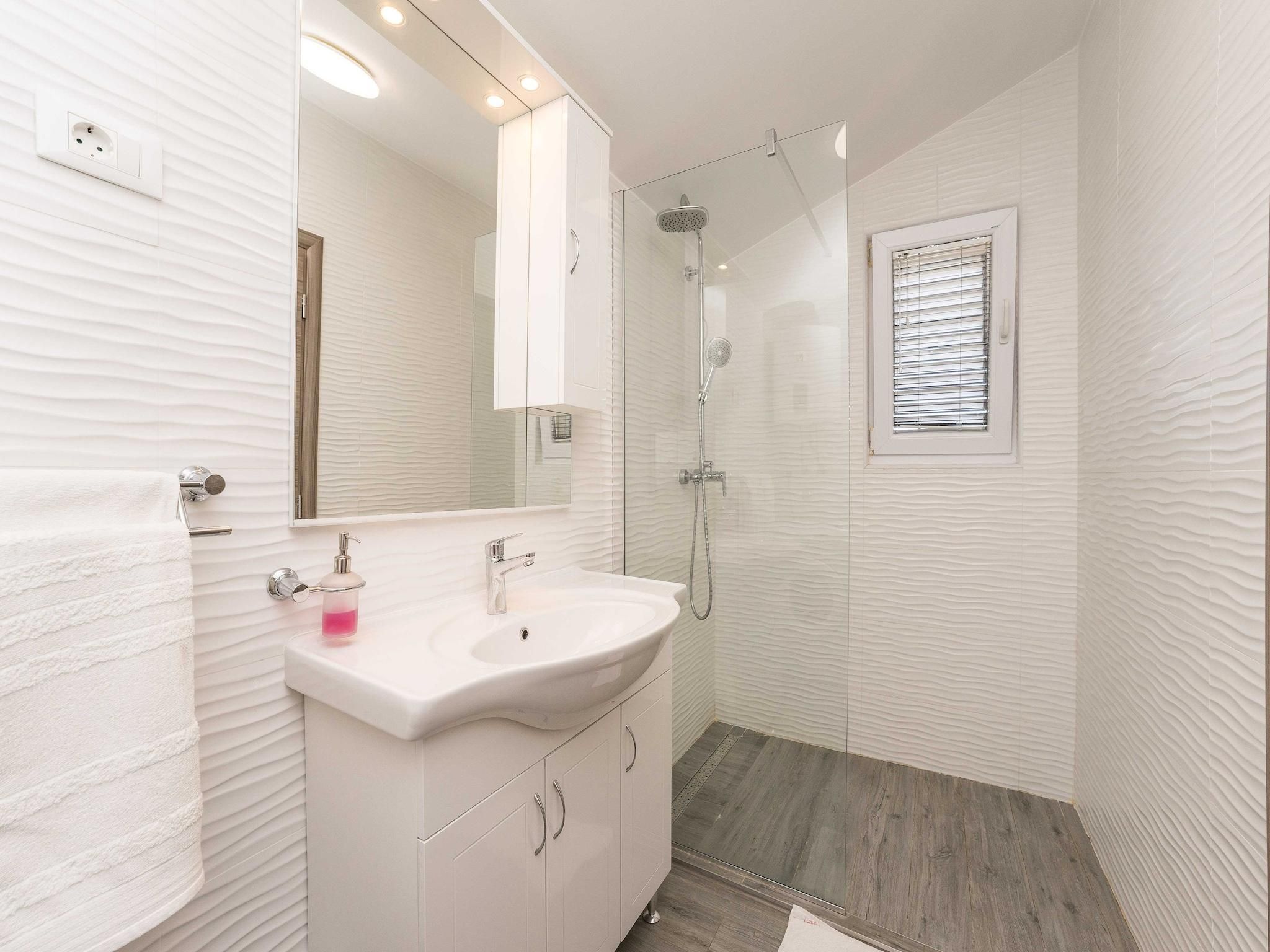 Apartments Maza - One Bedroom Apartment with Balcony Angela