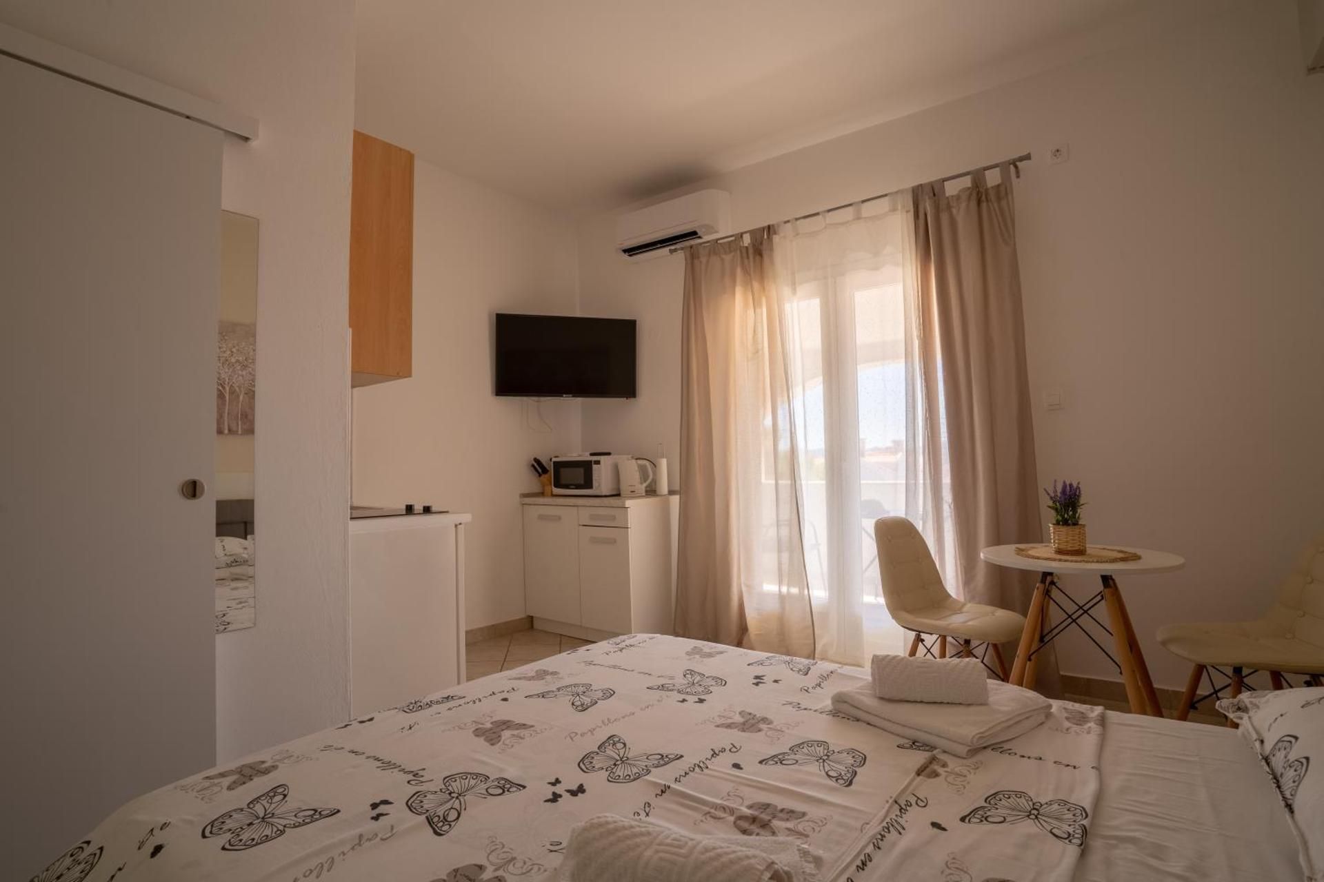 Studio with Sea View (2 Adults)