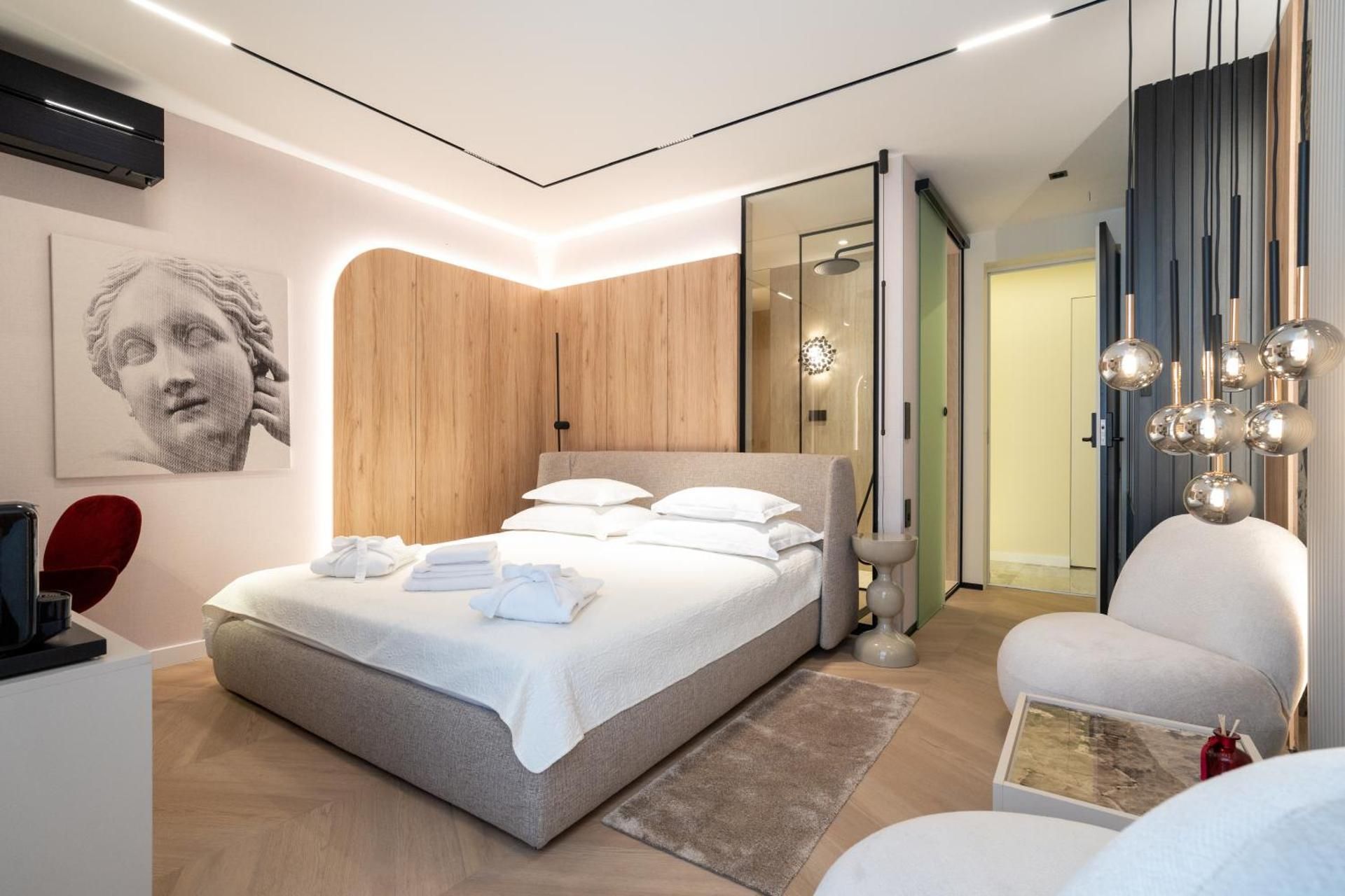 Deluxe King Room
