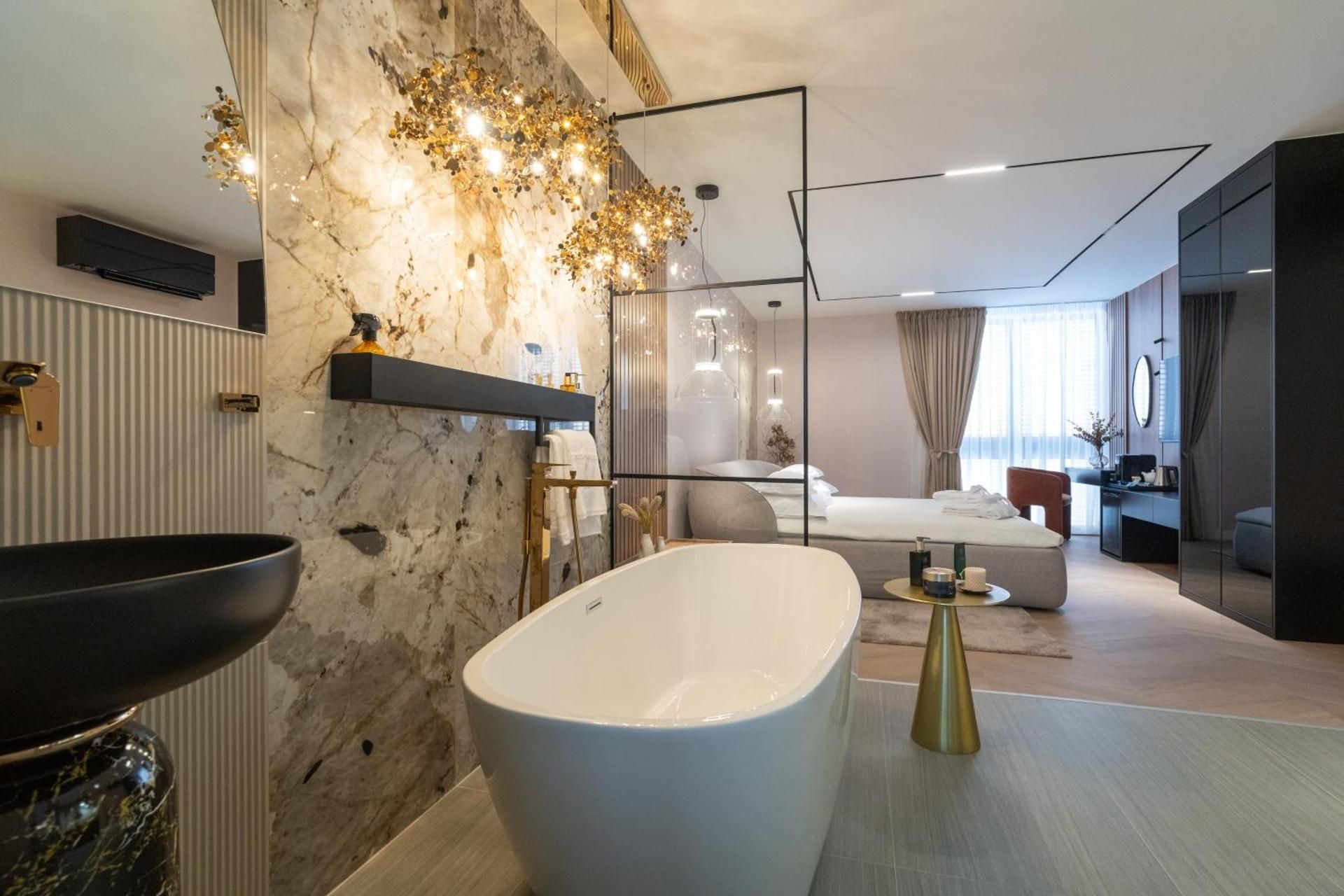 Deluxe Double Room with Bath