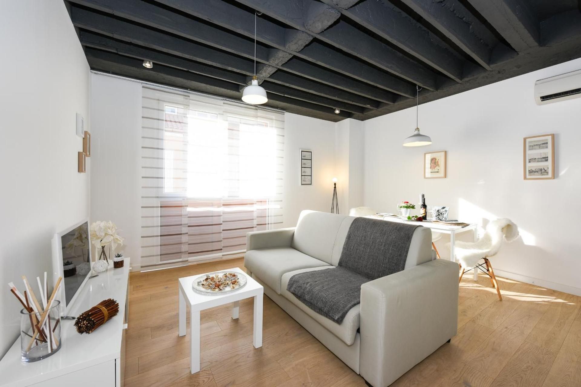 Superior One-Bedroom Apartment