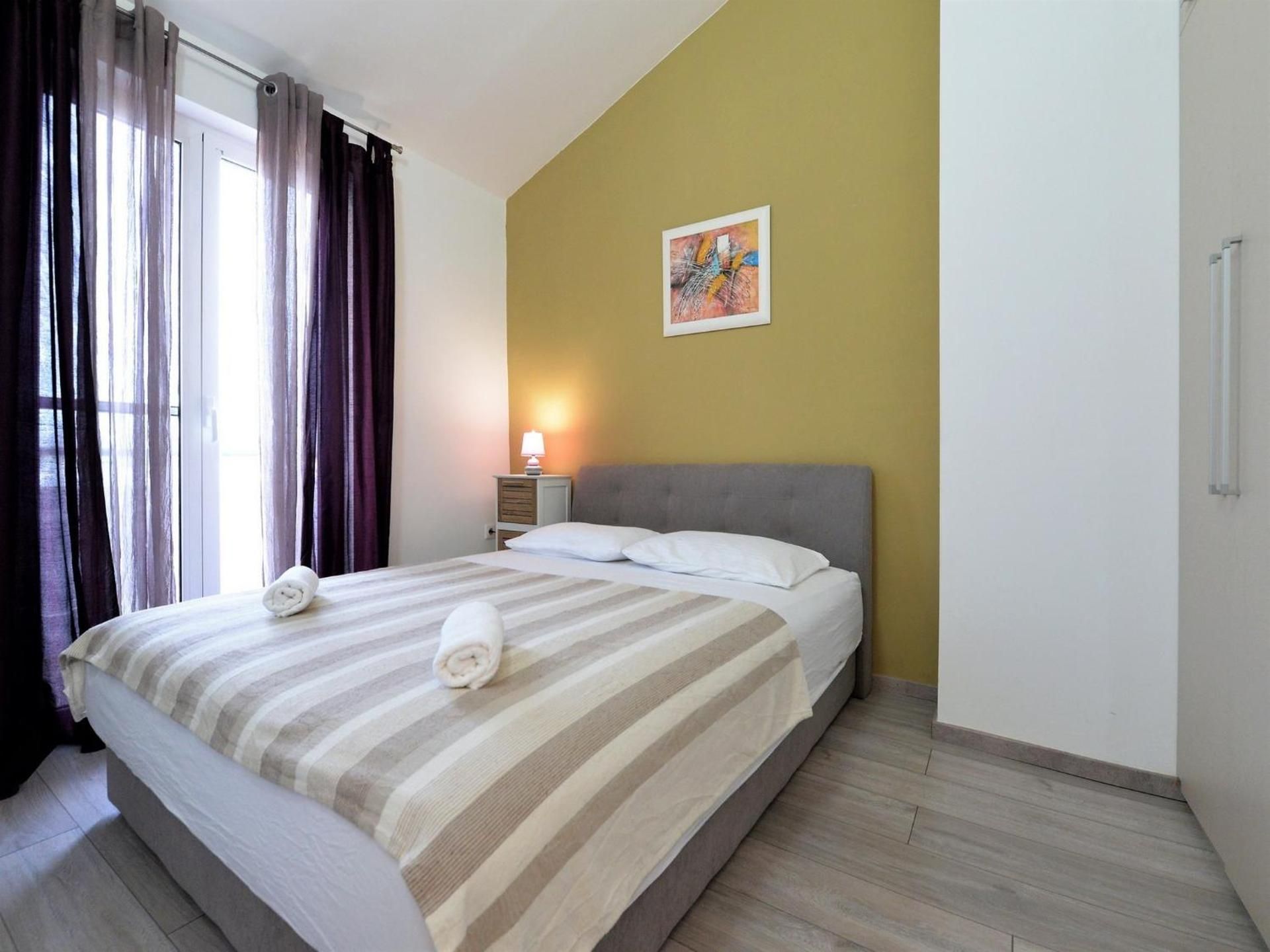 One Bedroom Apartment with Balcony and Sea View