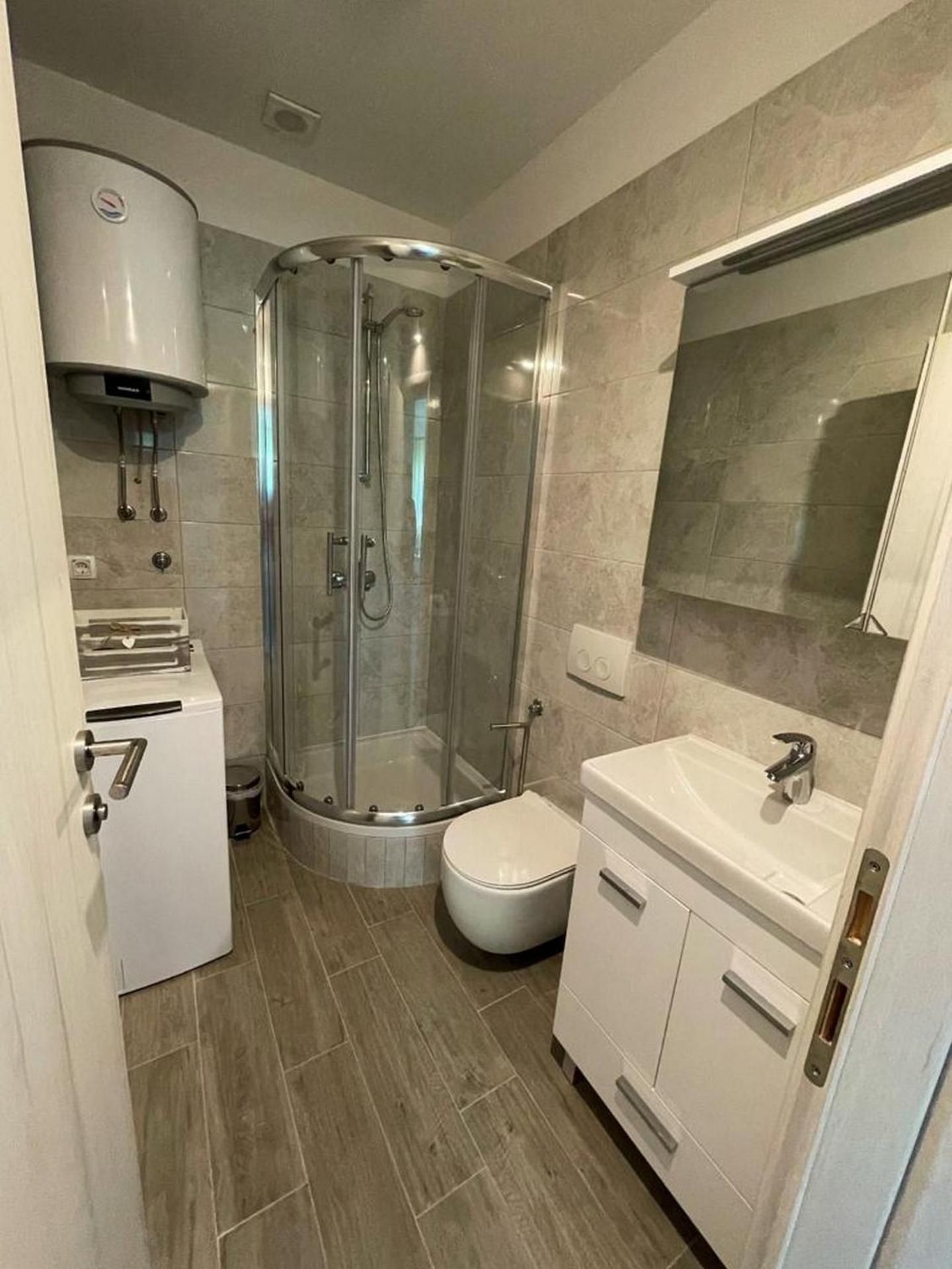One Bedroom Apartment with Sea View