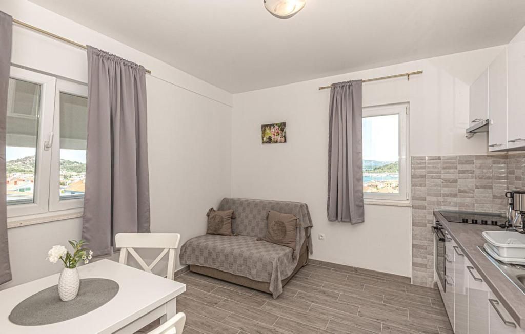 One Bedroom Apartment with Sea View
